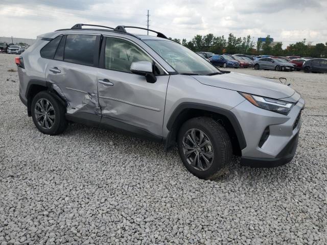 Photo 3 VIN: JTMB6RFV2RD132763 - TOYOTA RAV4 XLE P 