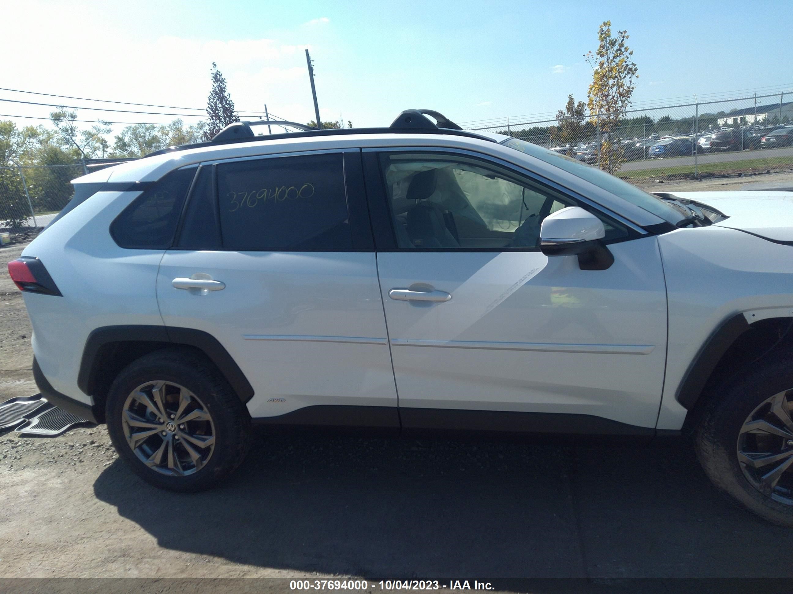 Photo 12 VIN: JTMB6RFV3PJ034405 - TOYOTA RAV 4 