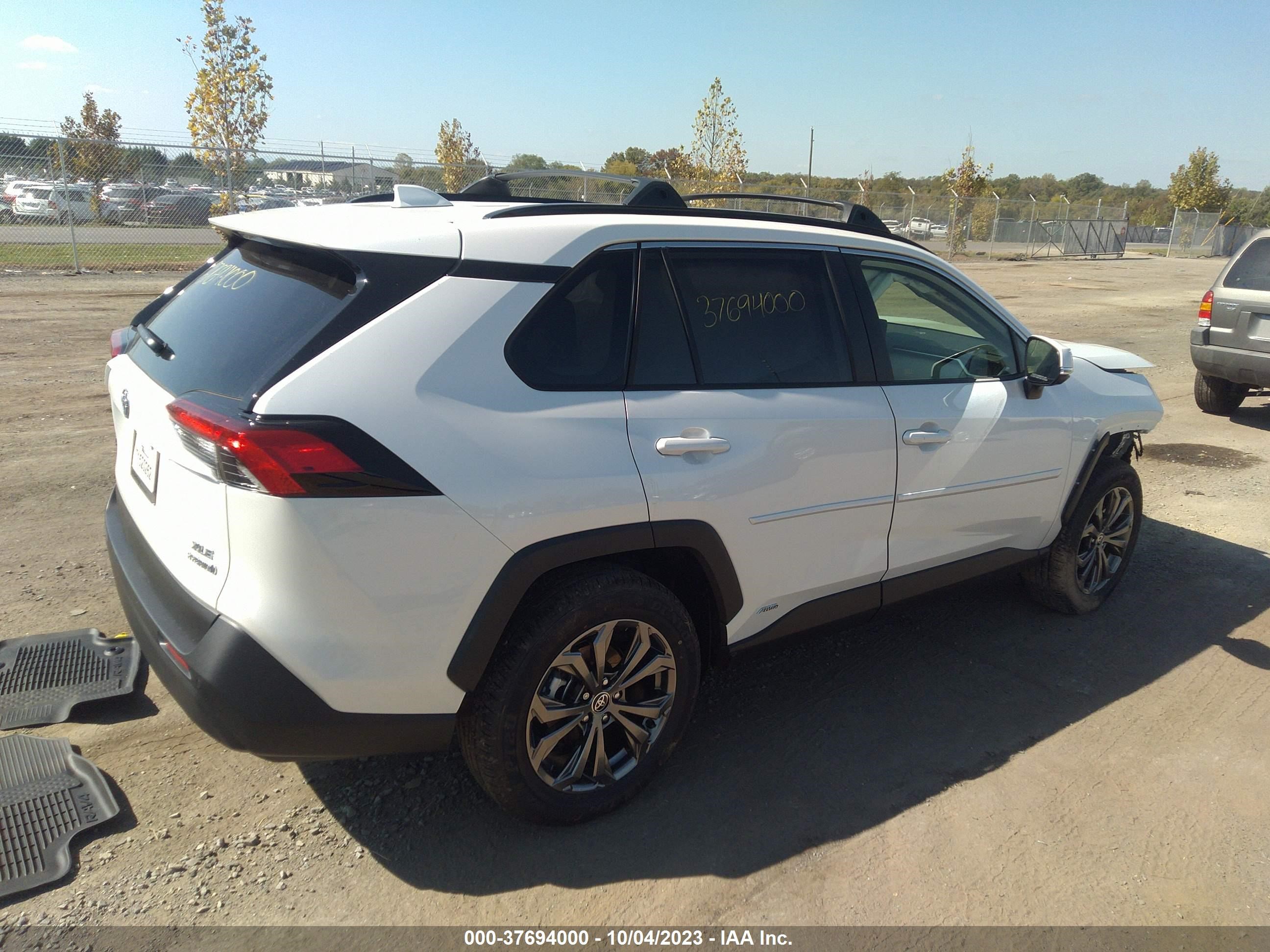 Photo 3 VIN: JTMB6RFV3PJ034405 - TOYOTA RAV 4 