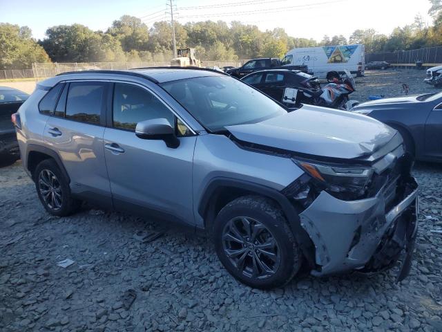 Photo 3 VIN: JTMB6RFV5ND048950 - TOYOTA RAV4 XLE P 