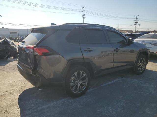 Photo 2 VIN: JTMB6RFV8PD111767 - TOYOTA RAV4 XLE P 