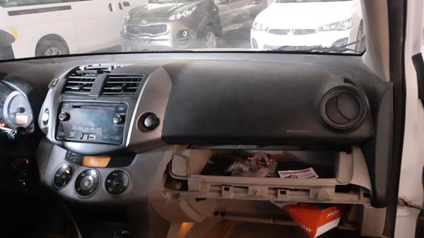 Photo 29 VIN: JTMBD31V275056916 - TOYOTA RAV 4 