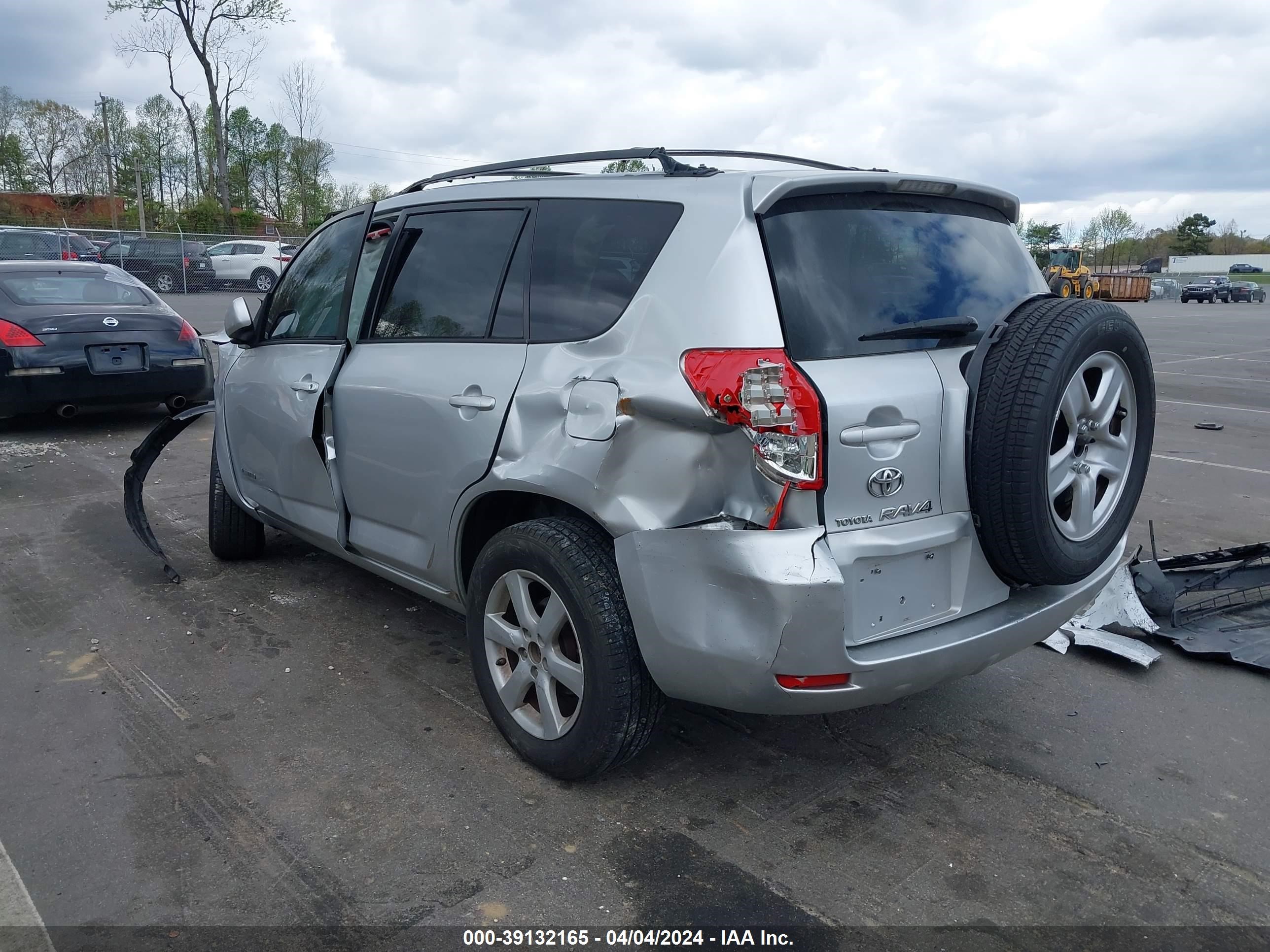 Photo 2 VIN: JTMBD31V366007703 - TOYOTA RAV 4 