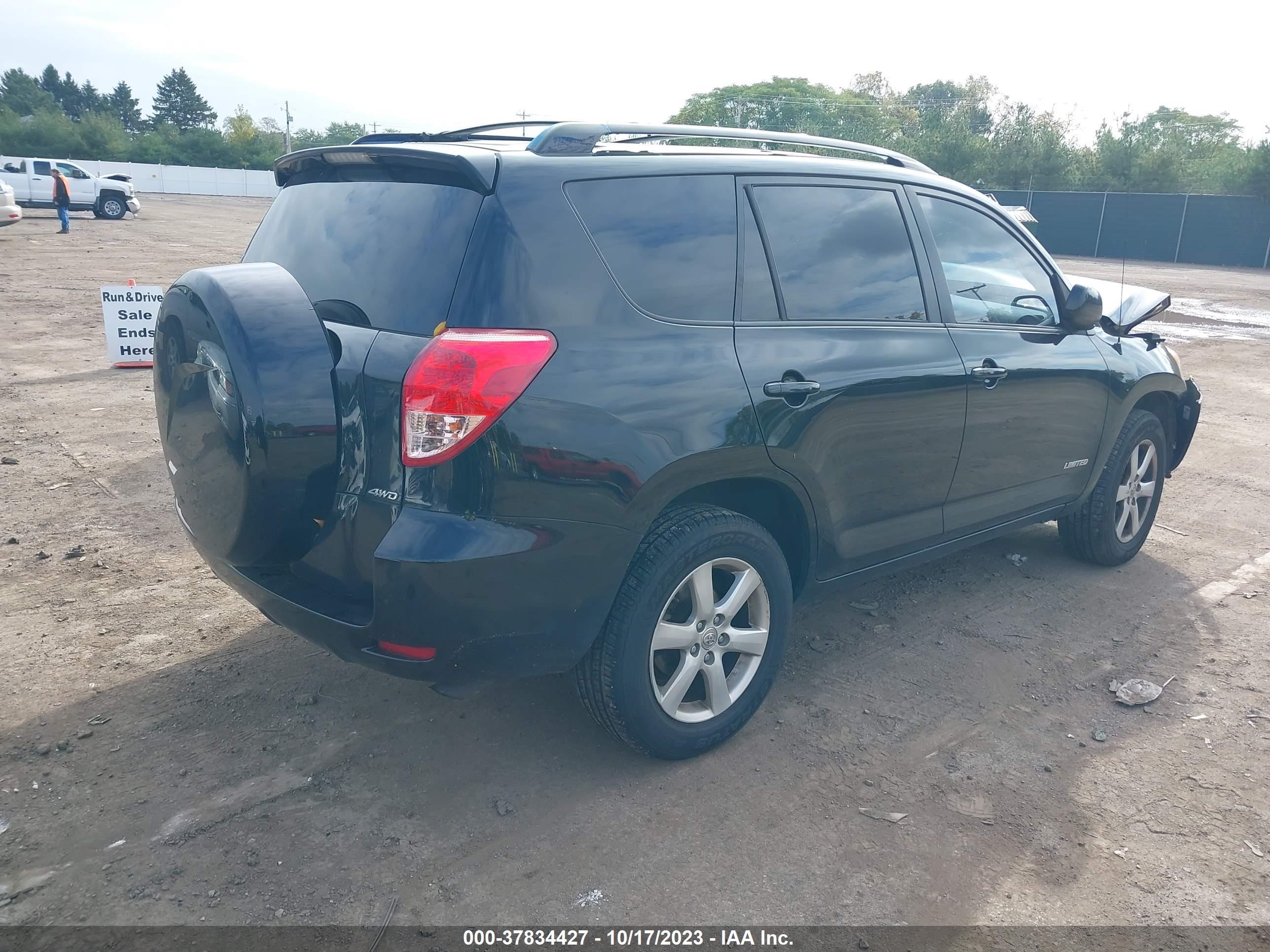 Photo 3 VIN: JTMBD31V485187444 - TOYOTA RAV 4 