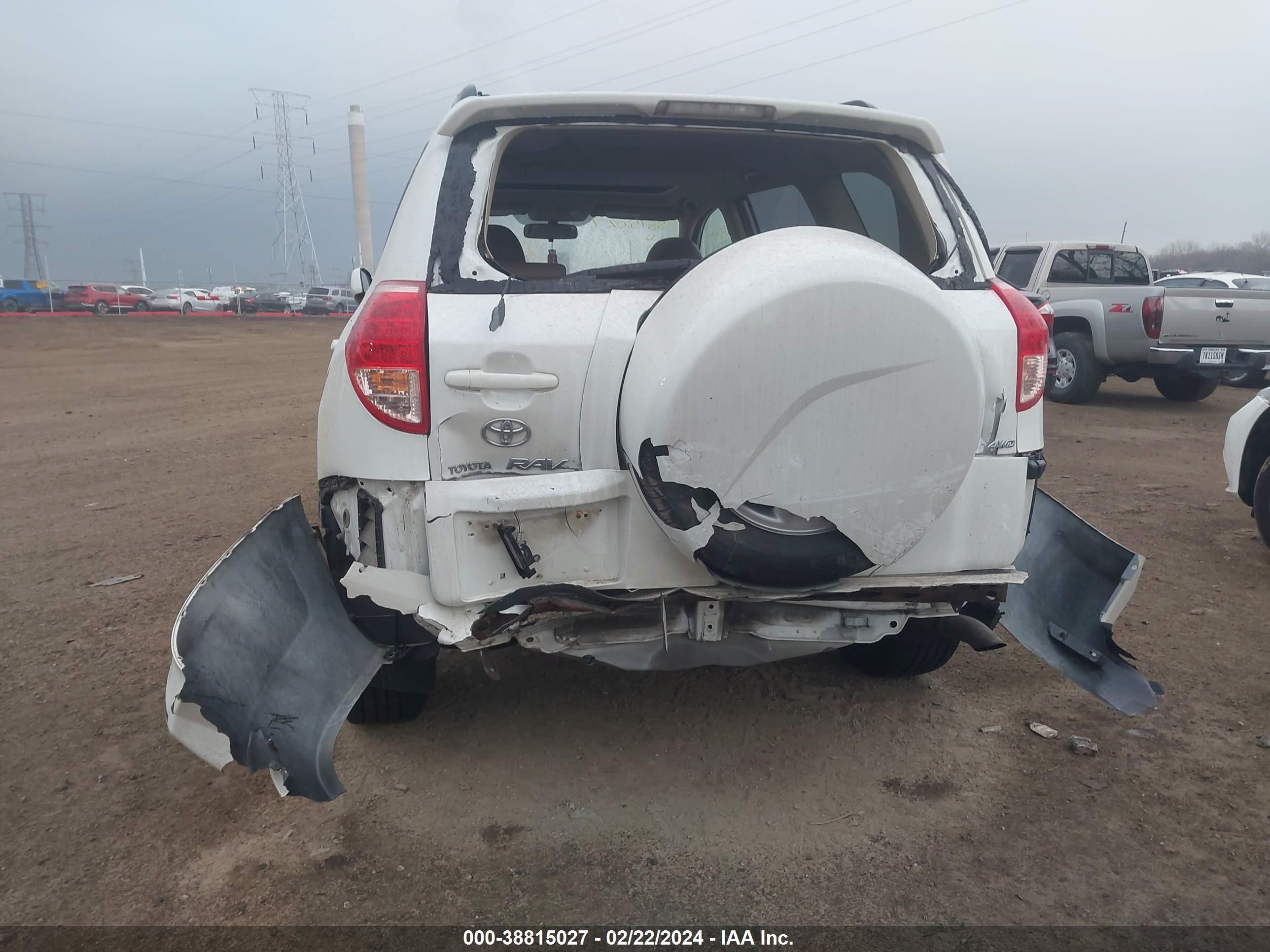 Photo 5 VIN: JTMBD31V485206526 - TOYOTA RAV 4 