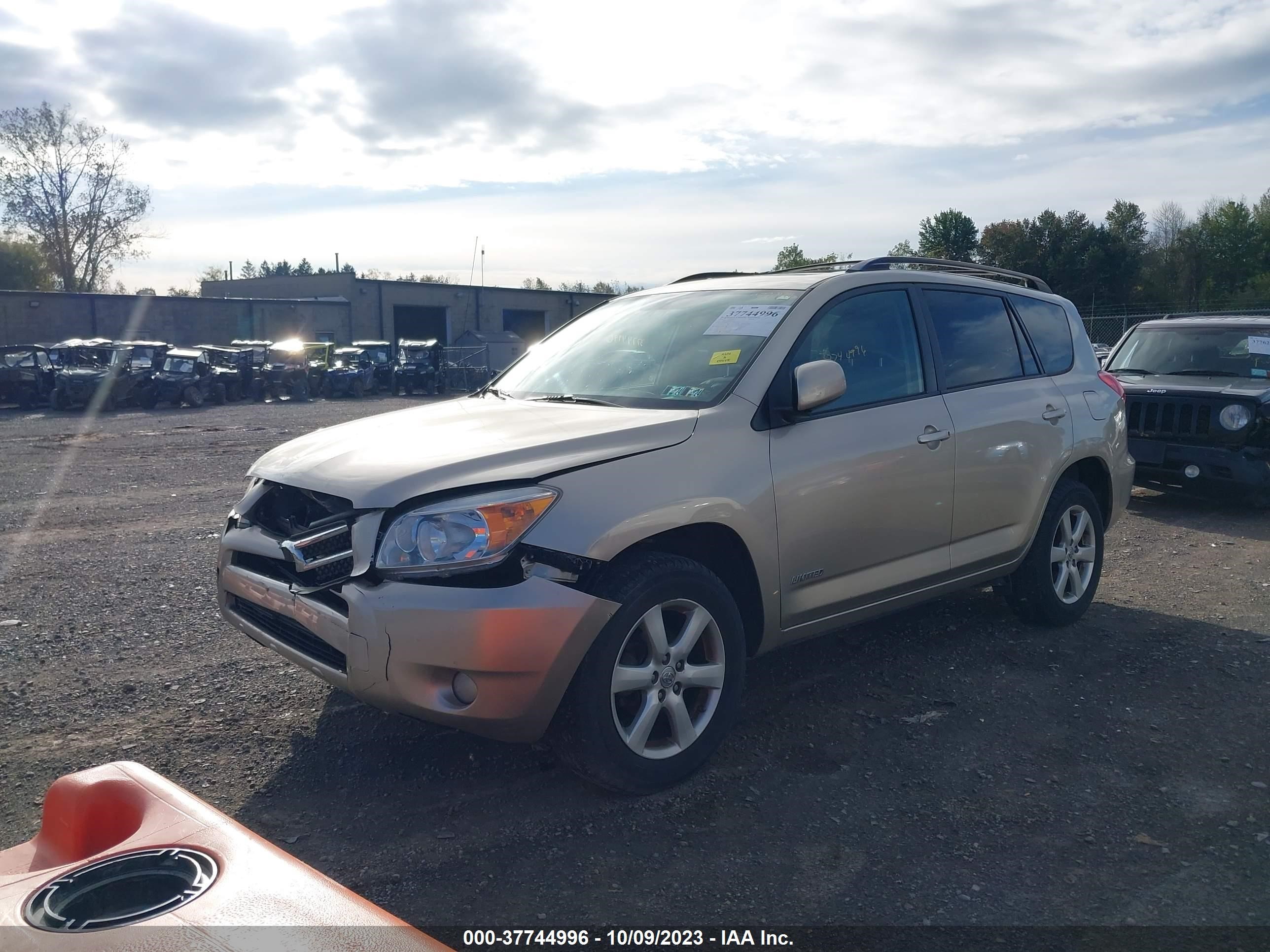 Photo 1 VIN: JTMBD31V786081631 - TOYOTA RAV 4 