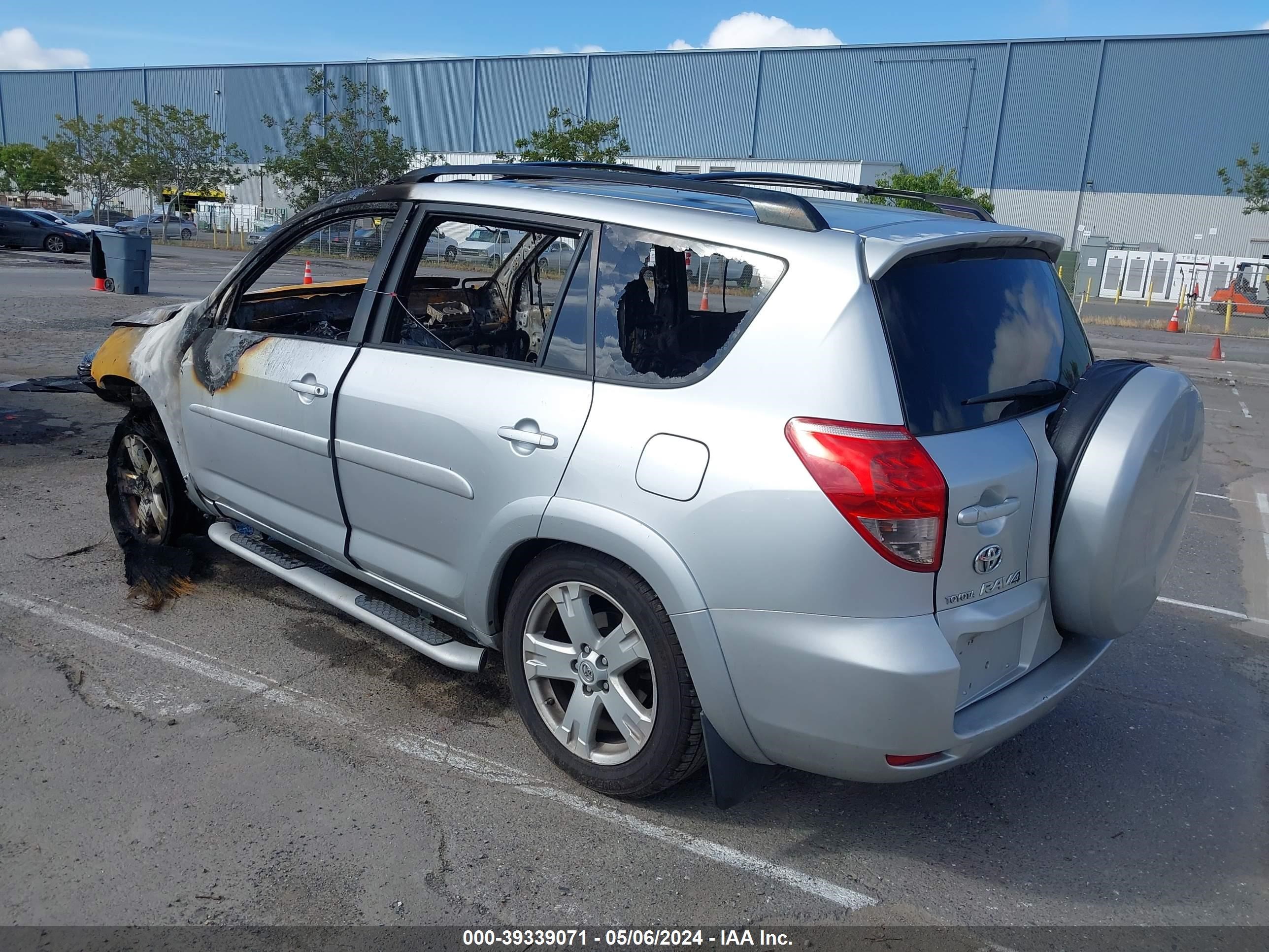 Photo 2 VIN: JTMBD32V265000519 - TOYOTA RAV 4 