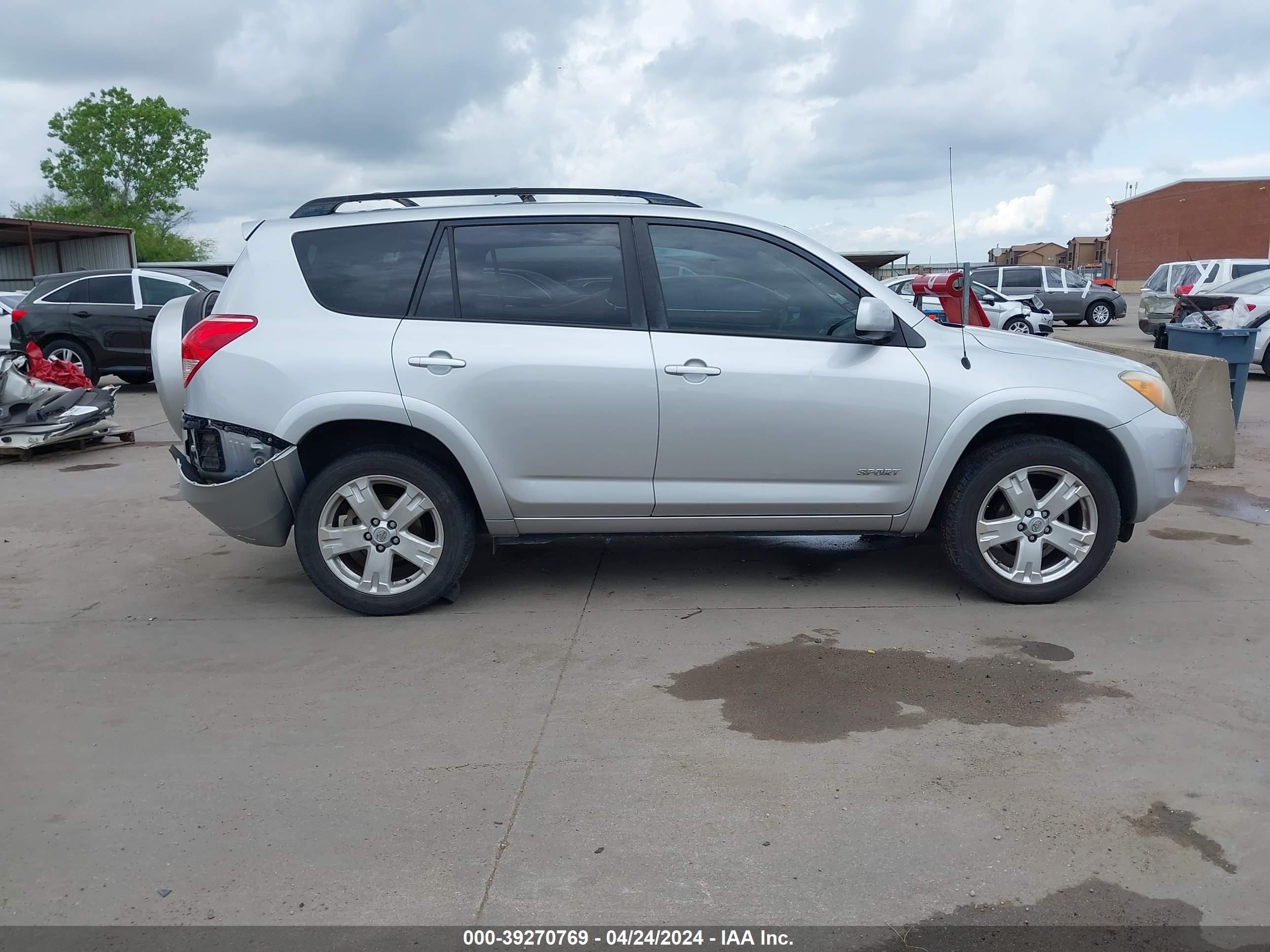 Photo 12 VIN: JTMBD32V885210920 - TOYOTA RAV 4 