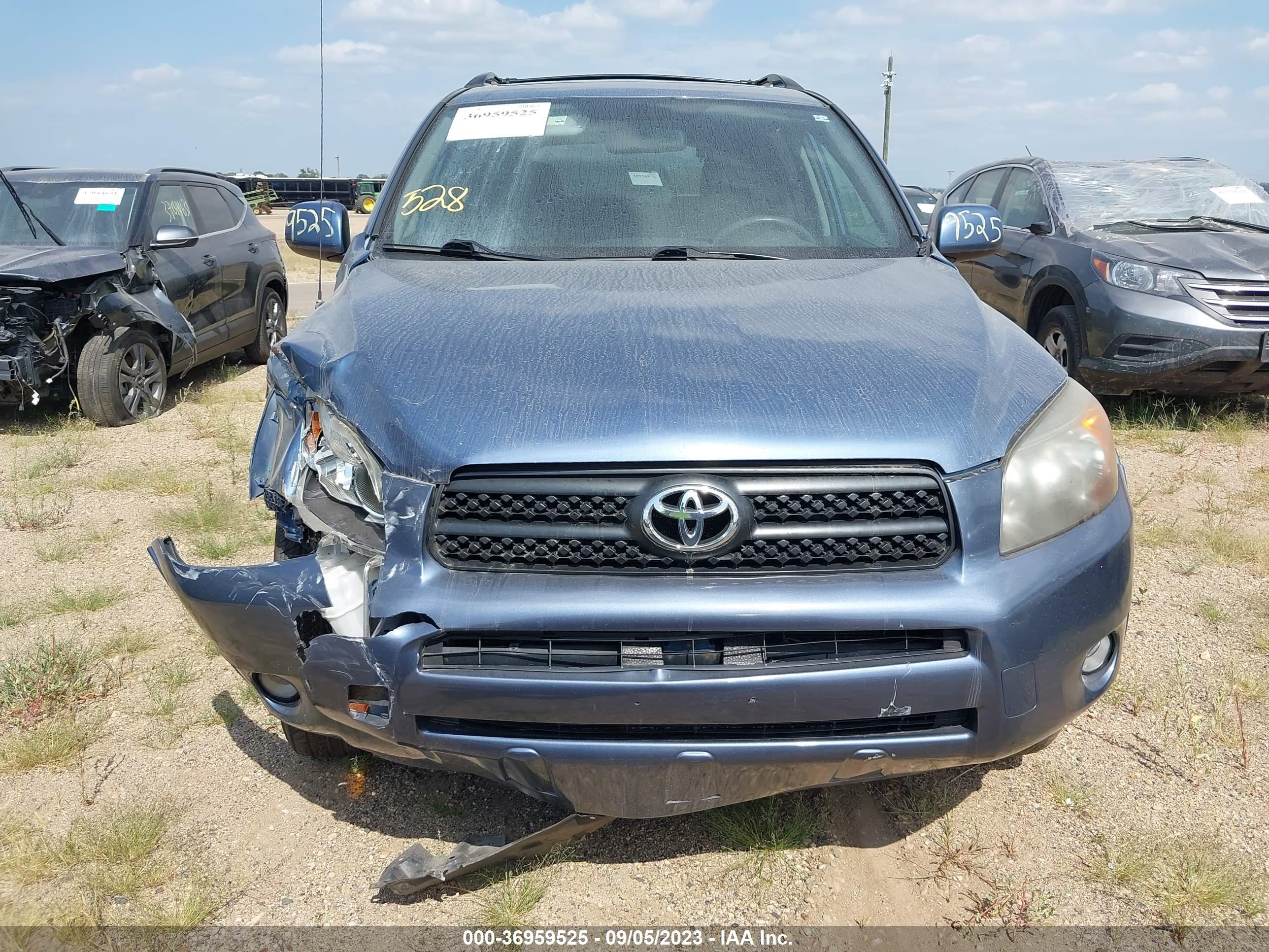 Photo 11 VIN: JTMBD32V886087355 - TOYOTA RAV 4 