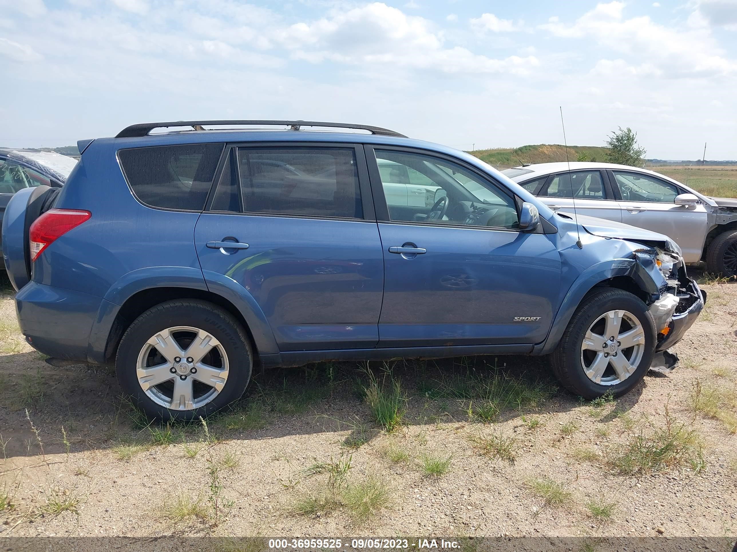 Photo 12 VIN: JTMBD32V886087355 - TOYOTA RAV 4 