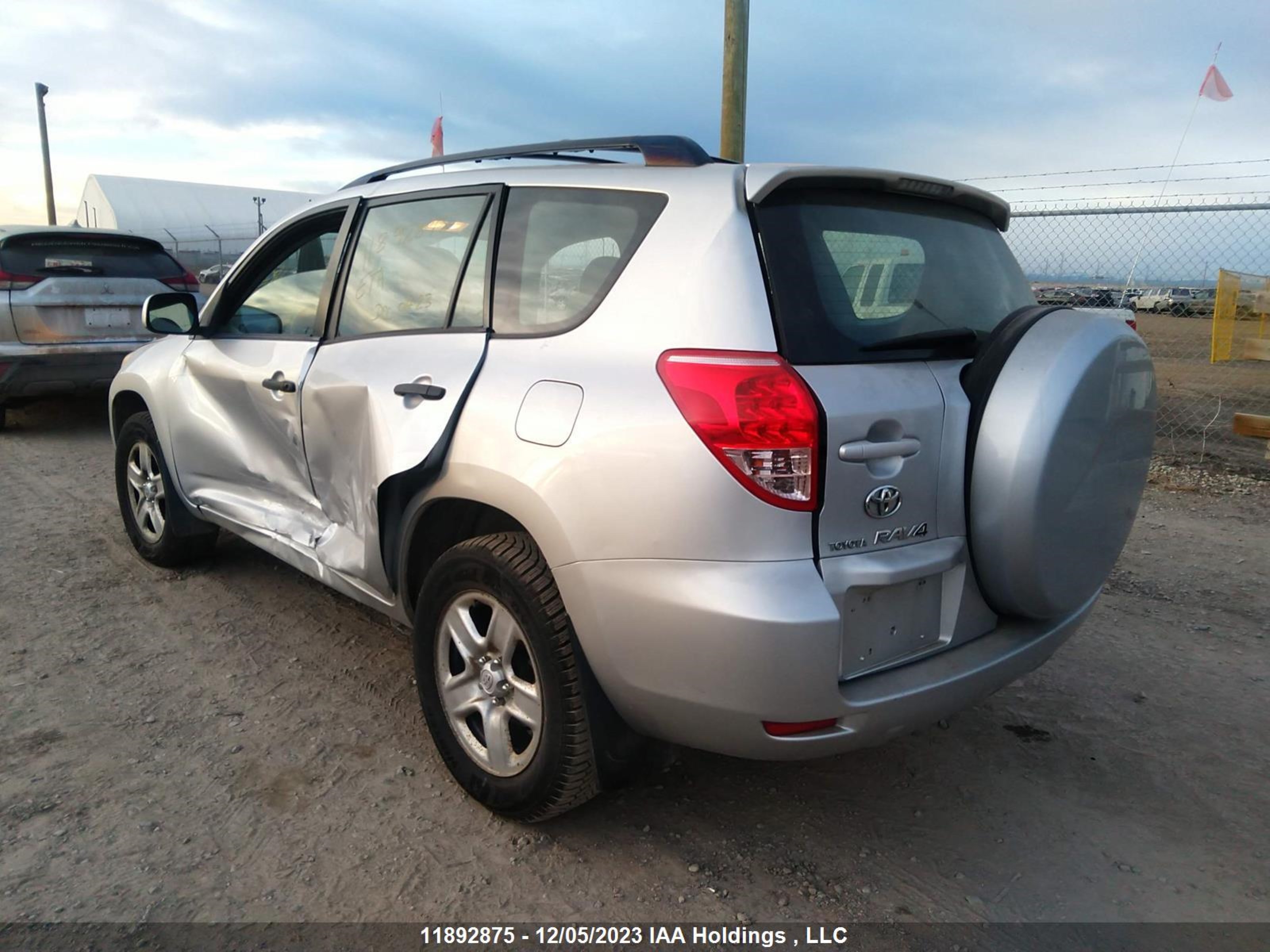 Photo 2 VIN: JTMBD33V066006621 - TOYOTA RAV 4 