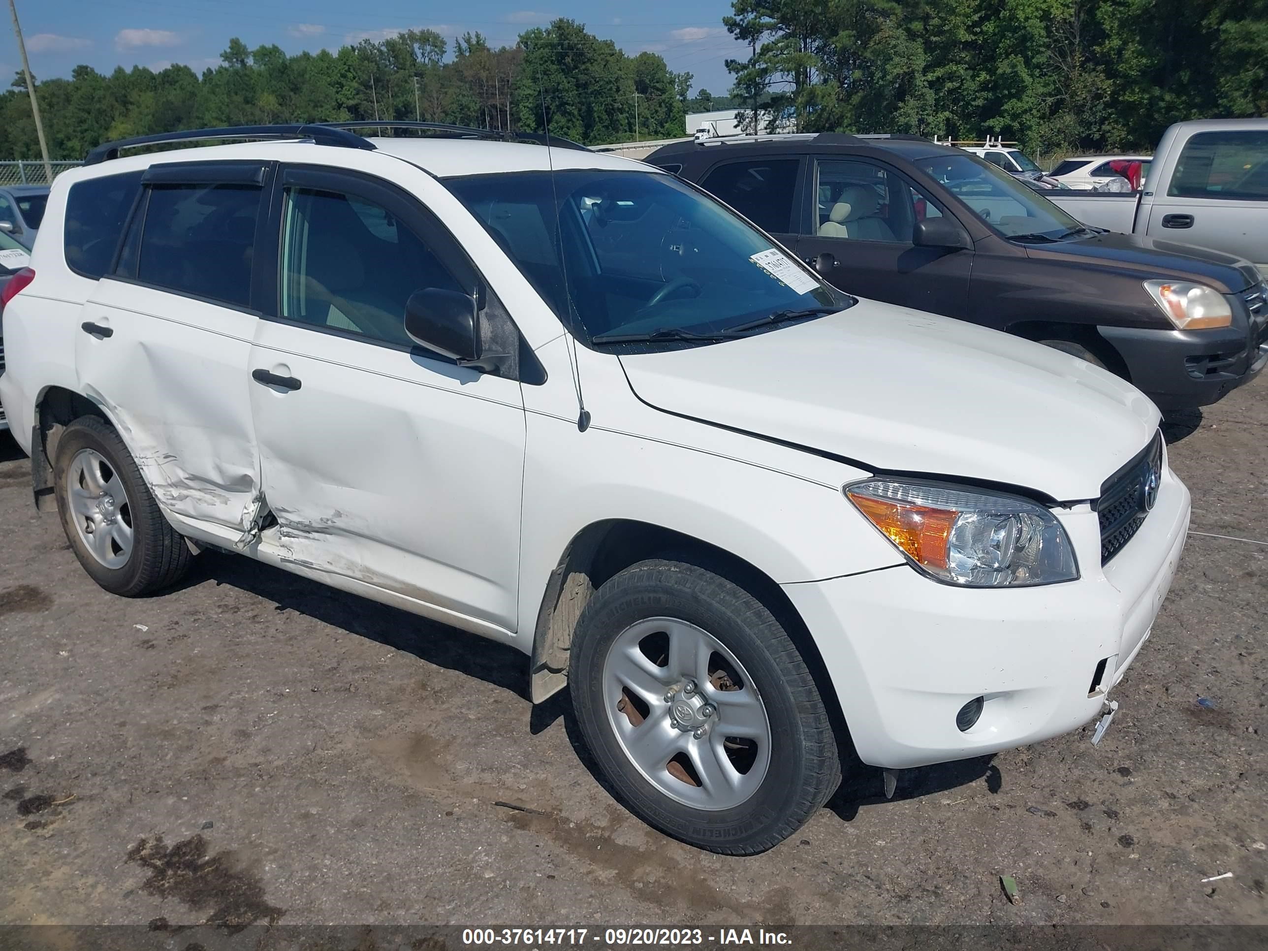 Photo 0 VIN: JTMBD33V185164720 - TOYOTA RAV 4 