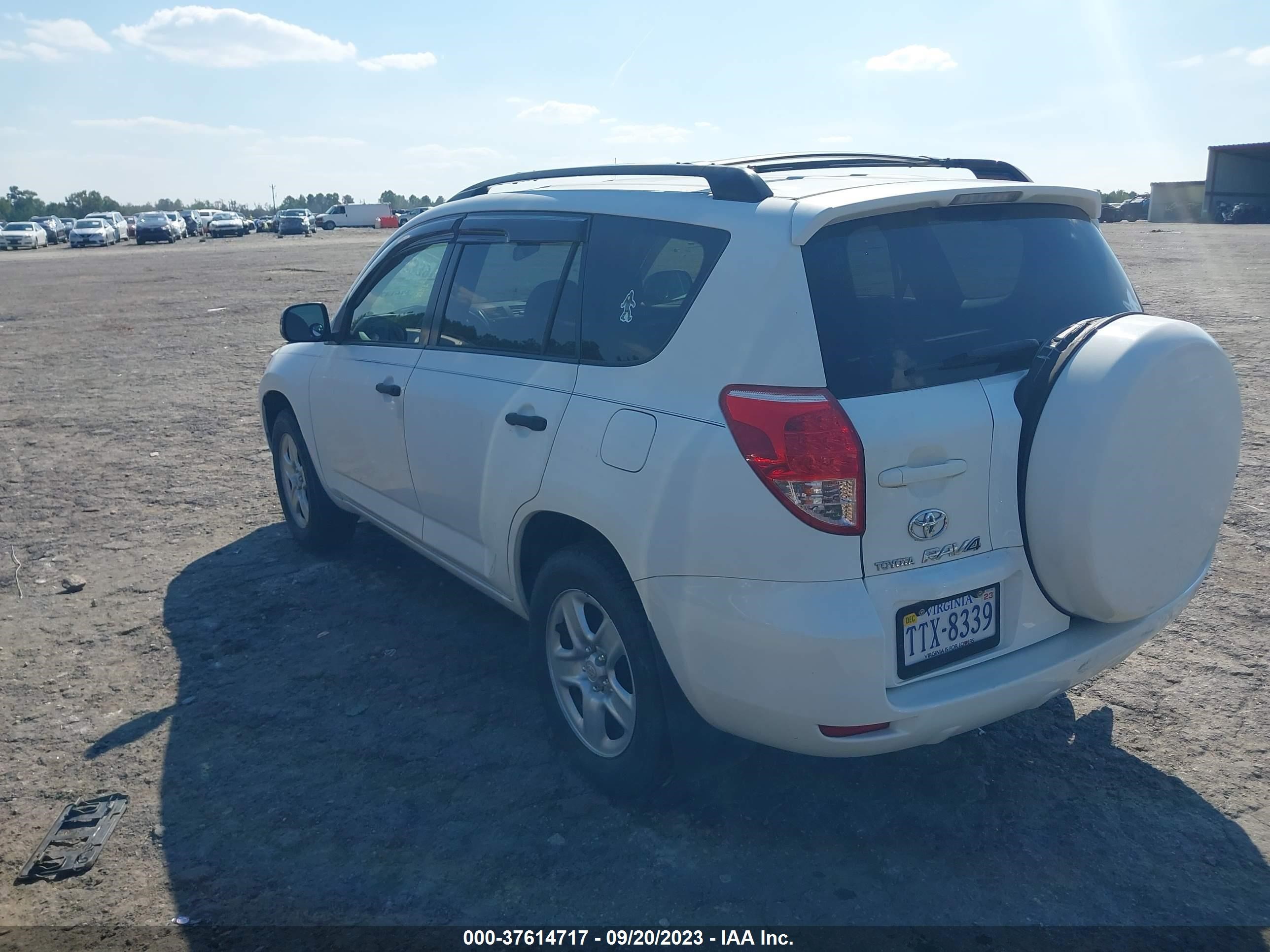 Photo 2 VIN: JTMBD33V185164720 - TOYOTA RAV 4 