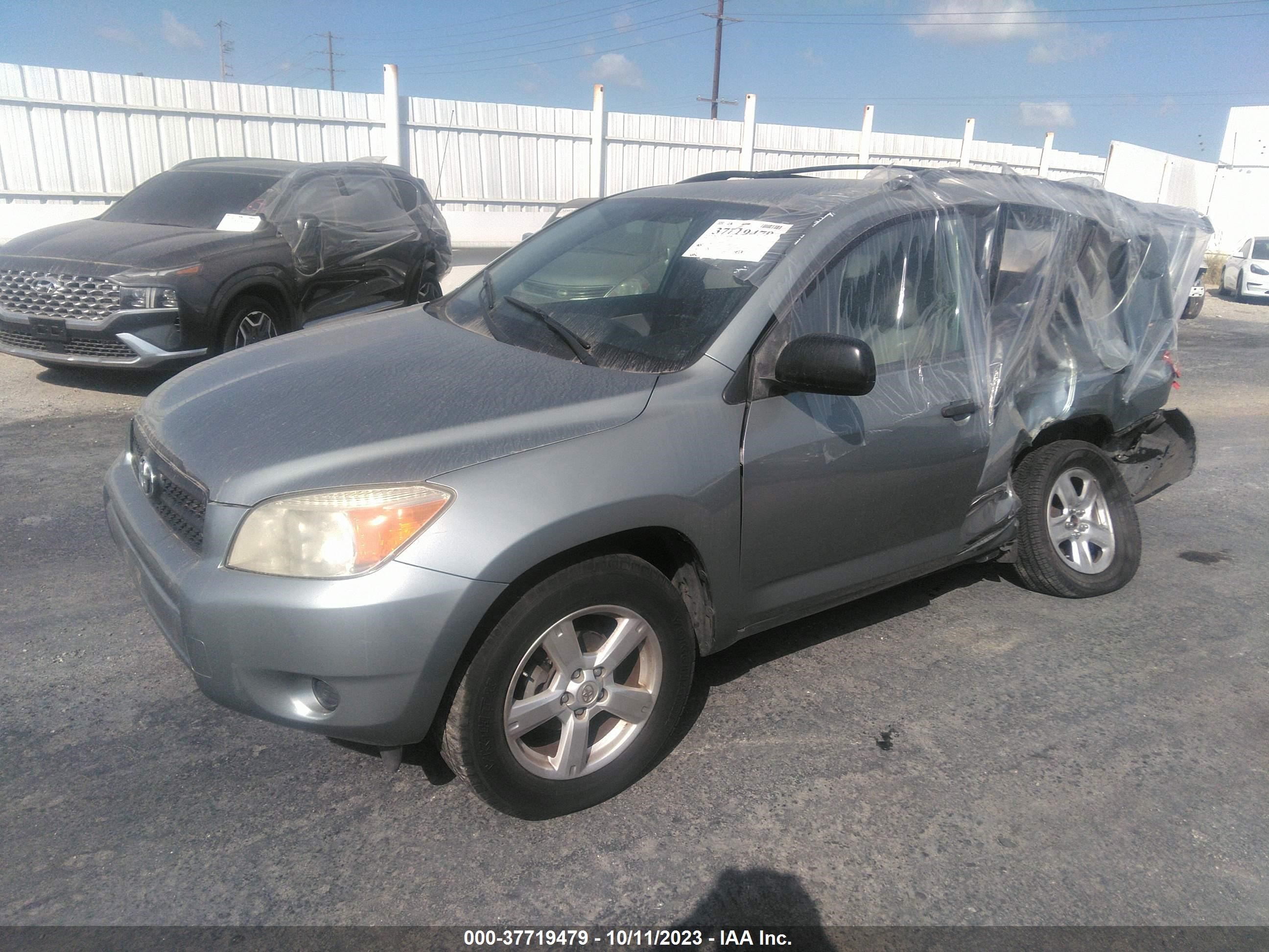 Photo 1 VIN: JTMBD33V266012730 - TOYOTA RAV 4 