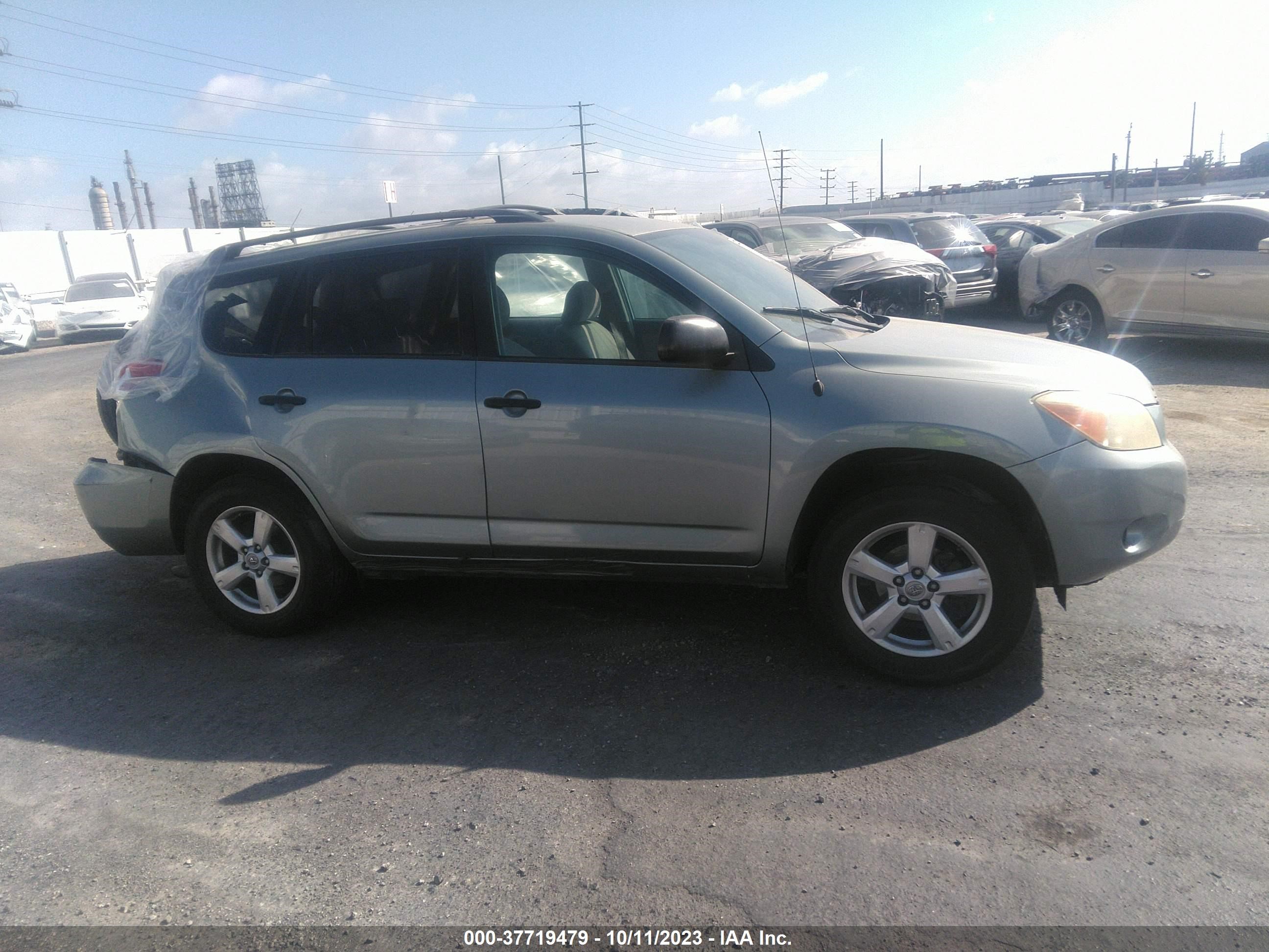 Photo 11 VIN: JTMBD33V266012730 - TOYOTA RAV 4 