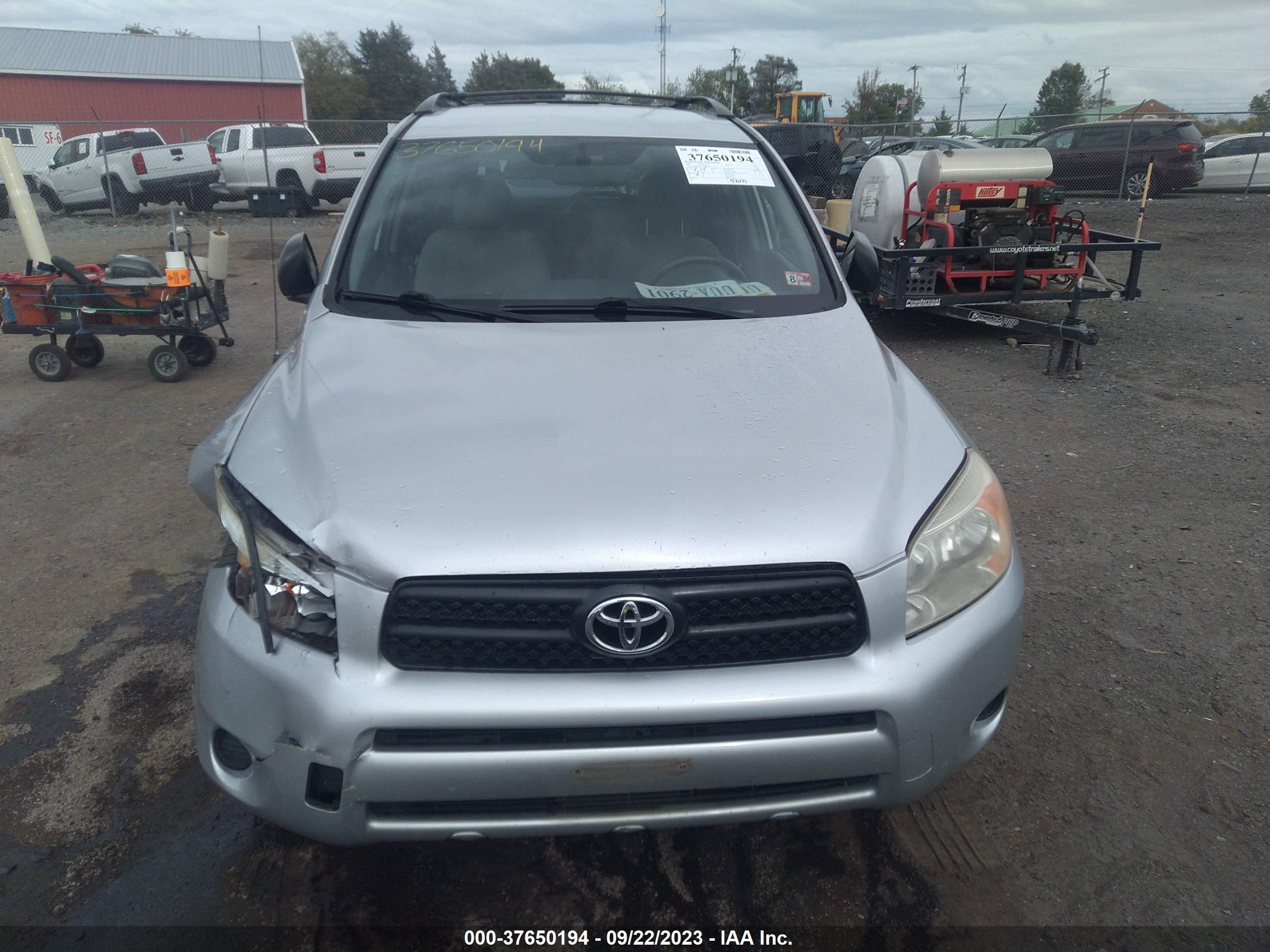 Photo 11 VIN: JTMBD33V276054106 - TOYOTA RAV 4 