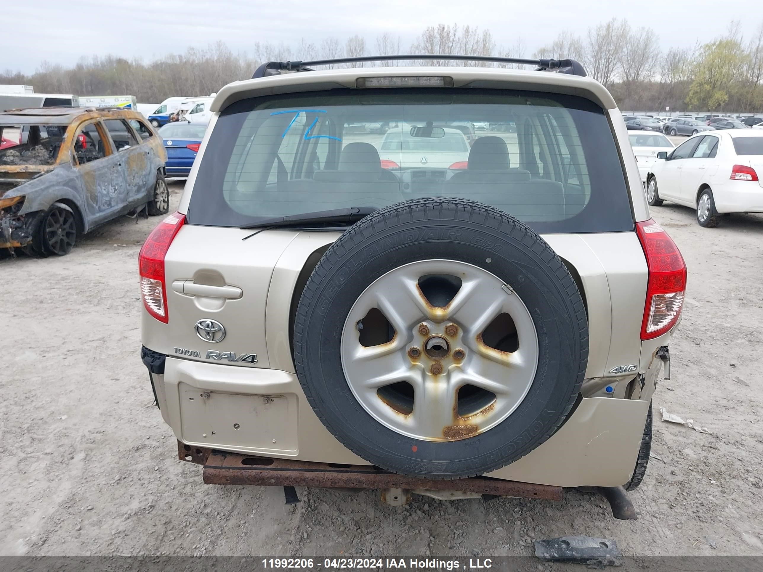 Photo 16 VIN: JTMBD33V375112651 - TOYOTA RAV 4 