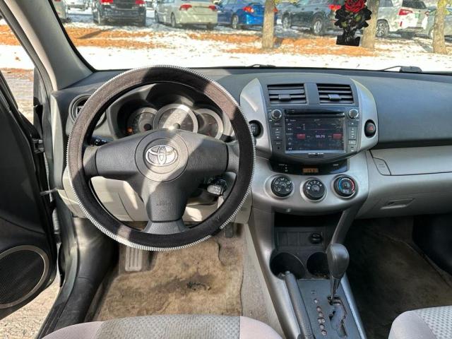 Photo 8 VIN: JTMBD33V376028159 - TOYOTA RAV4 