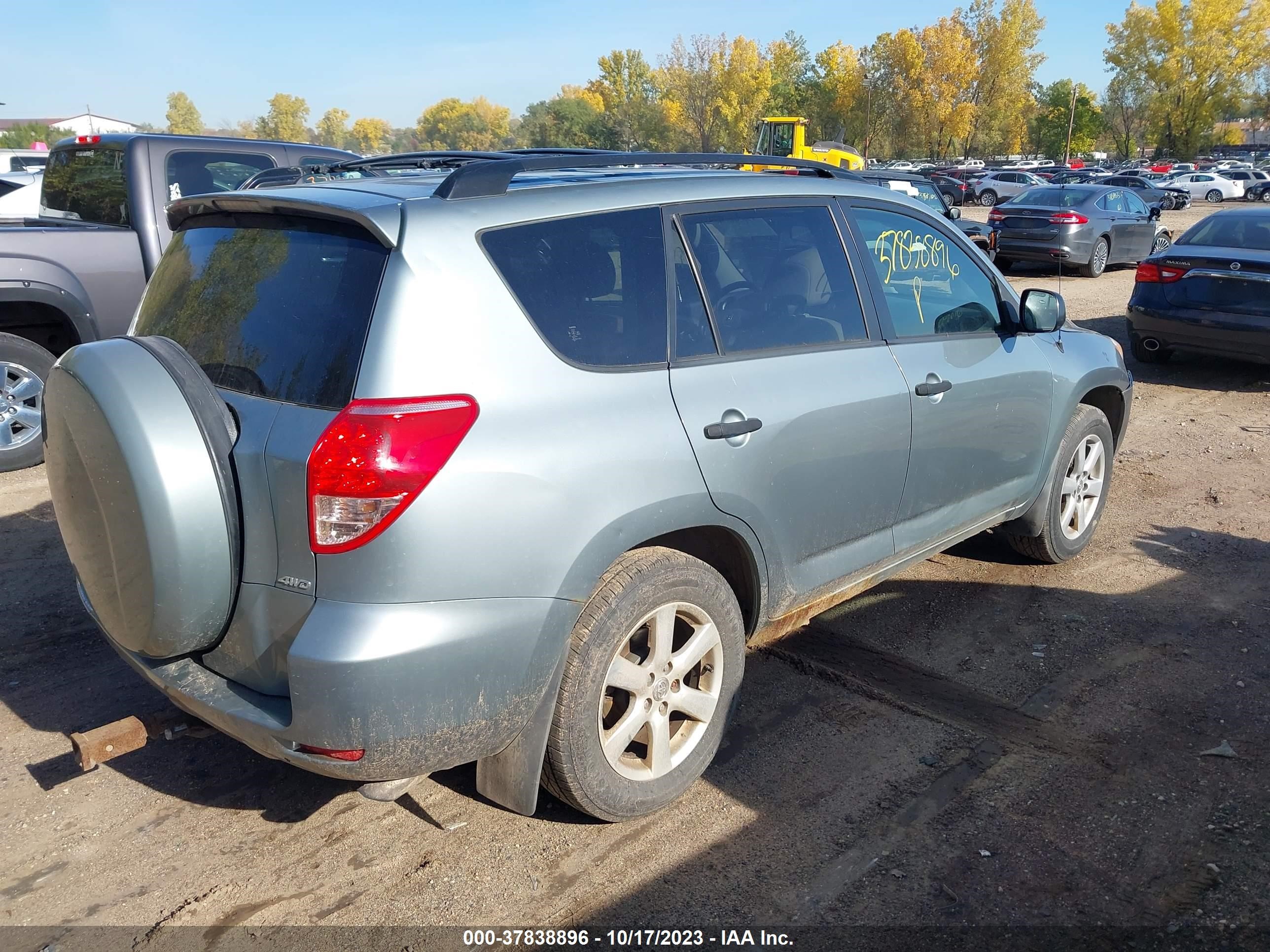 Photo 3 VIN: JTMBD33V386077573 - TOYOTA RAV 4 