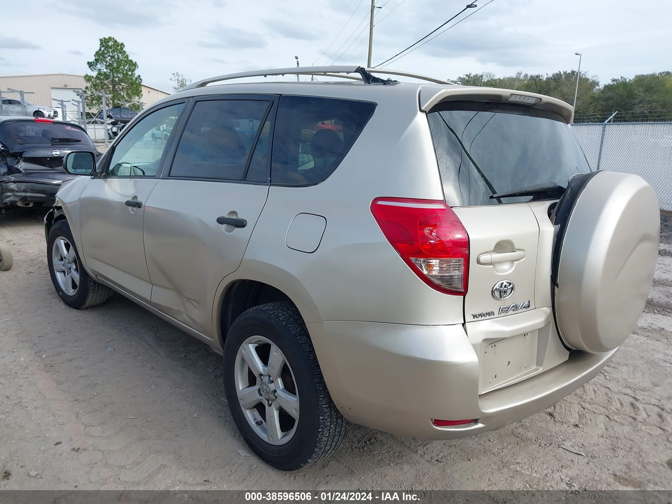 Photo 2 VIN: JTMBD33V685137867 - TOYOTA RAV 4 