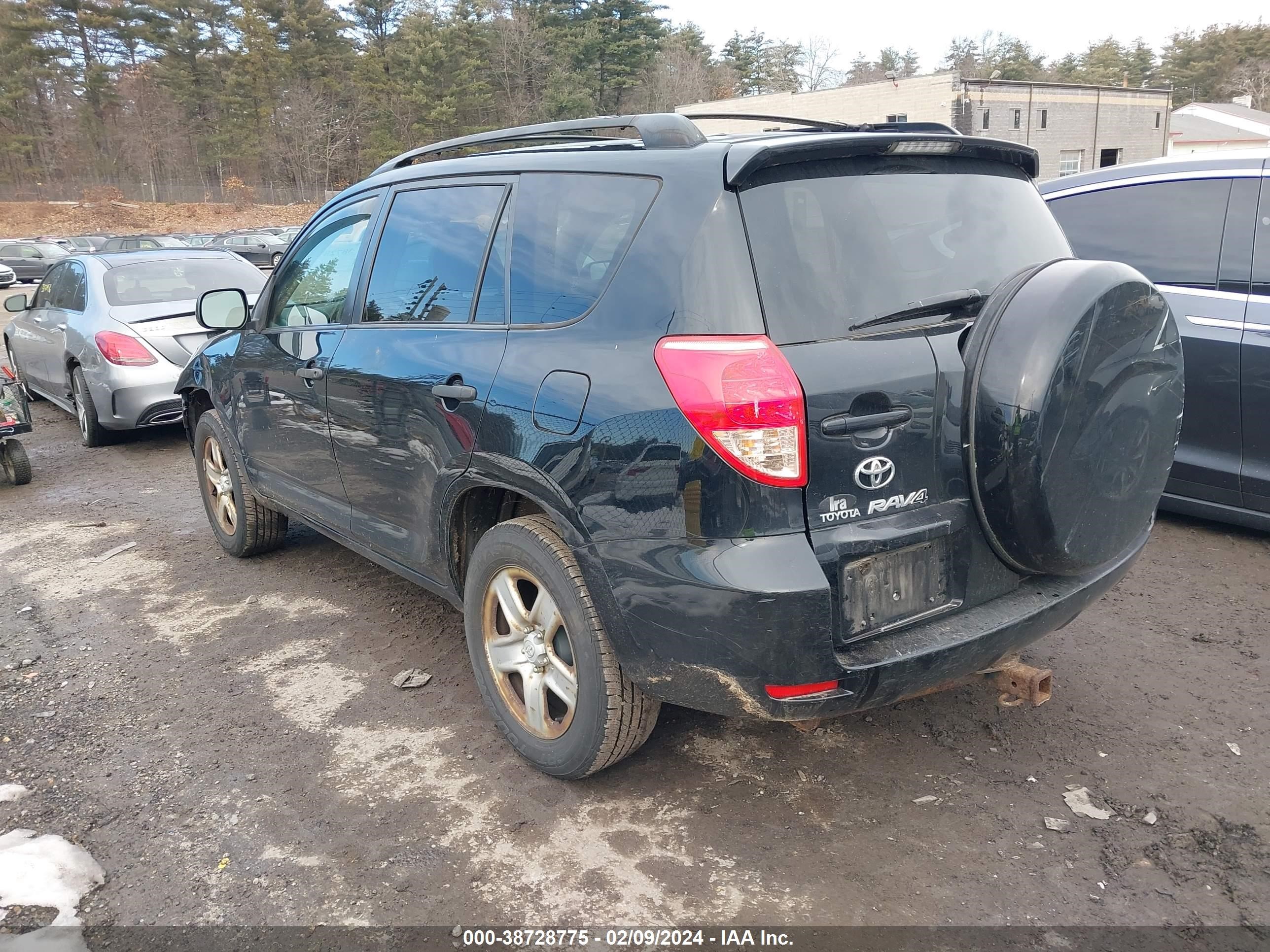 Photo 2 VIN: JTMBD33V786060615 - TOYOTA RAV 4 