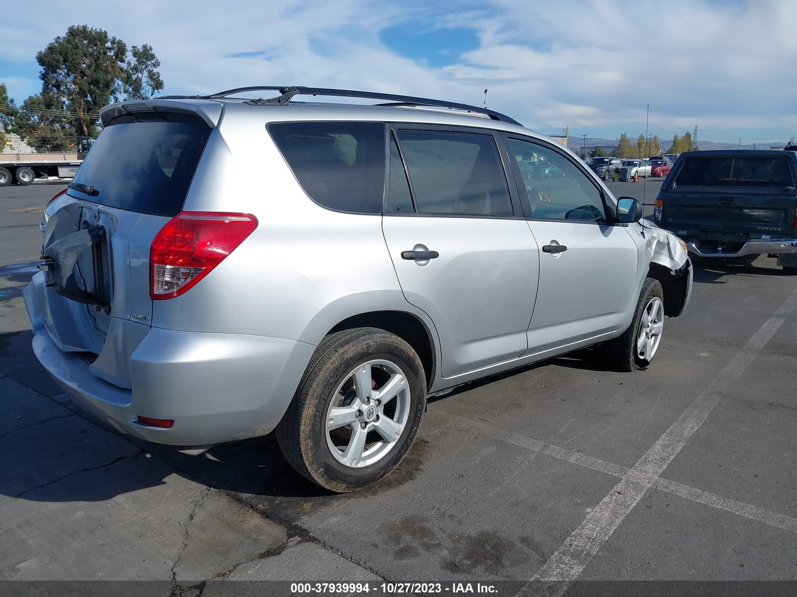 Photo 3 VIN: JTMBD33V786070626 - TOYOTA RAV 4 