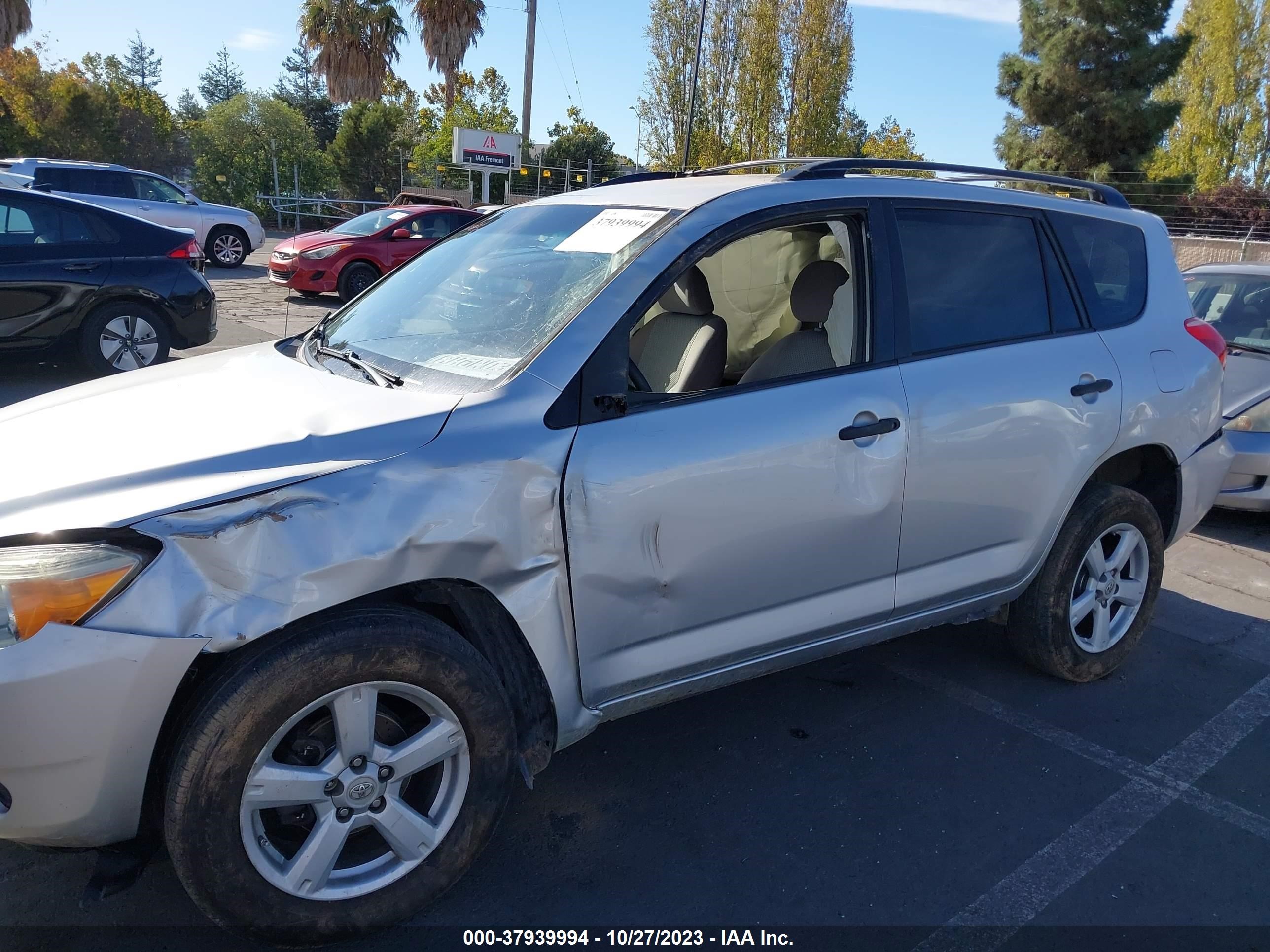 Photo 5 VIN: JTMBD33V786070626 - TOYOTA RAV 4 