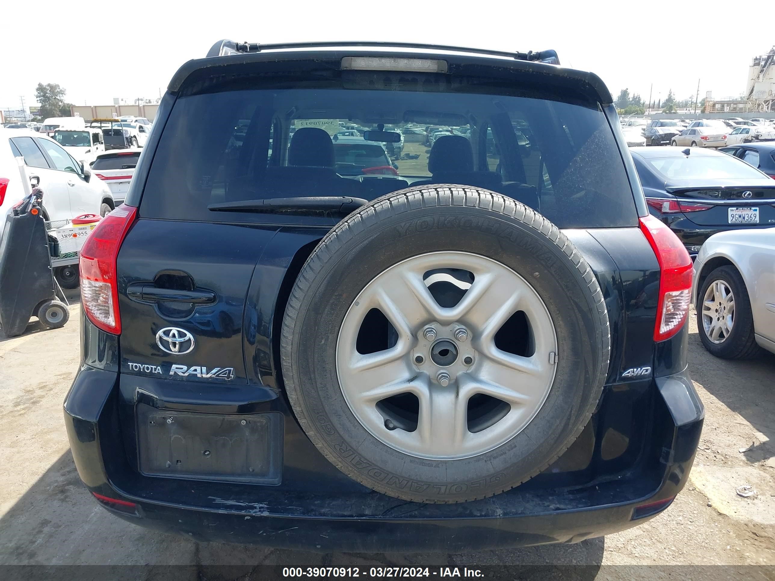 Photo 16 VIN: JTMBD33V886064298 - TOYOTA RAV 4 