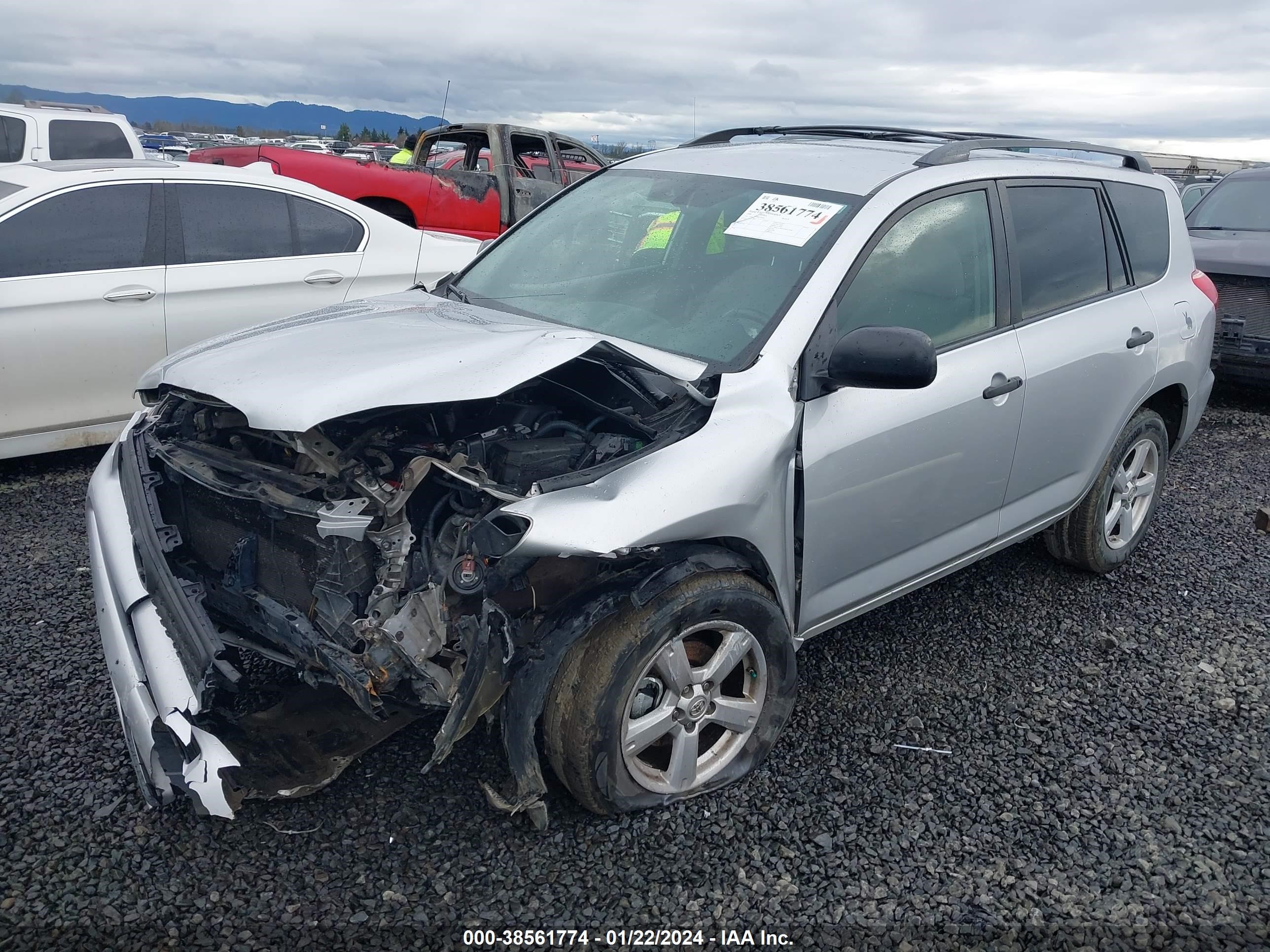 Photo 1 VIN: JTMBD35V885146941 - TOYOTA RAV 4 