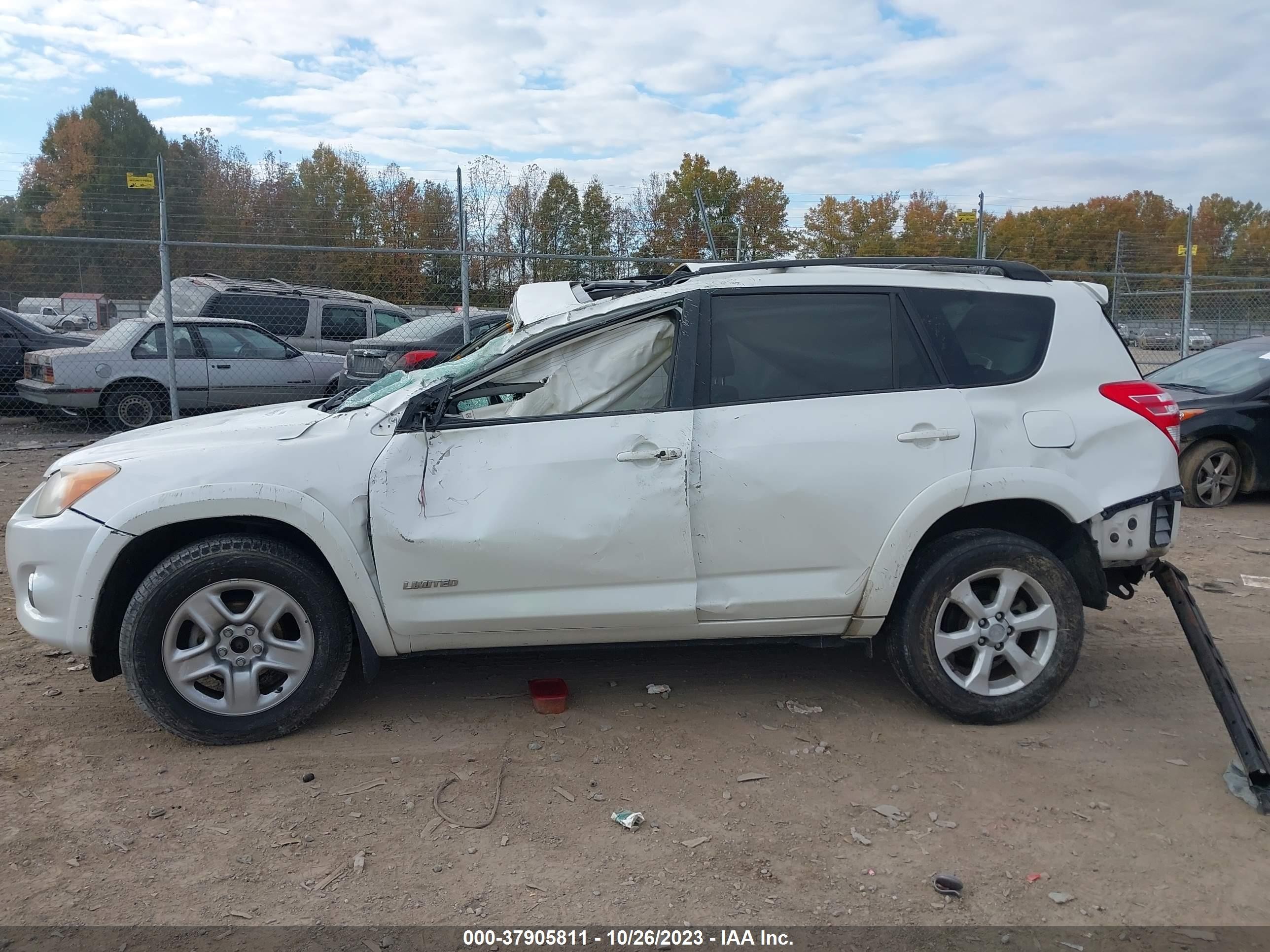 Photo 13 VIN: JTMBF31VX95013177 - TOYOTA RAV 4 