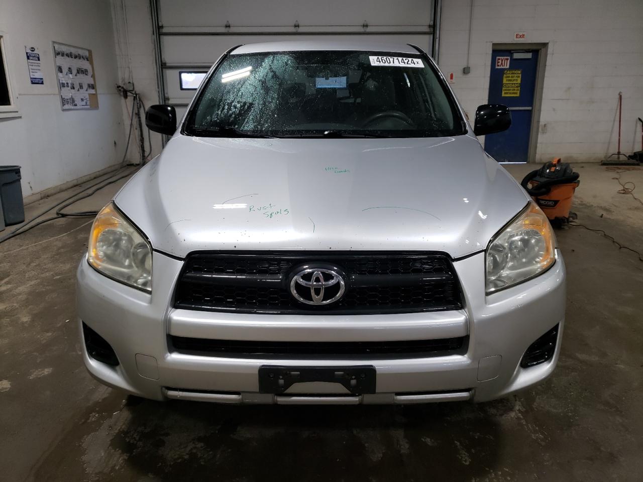 Photo 4 VIN: JTMBF33V09D012557 - TOYOTA RAV 4 