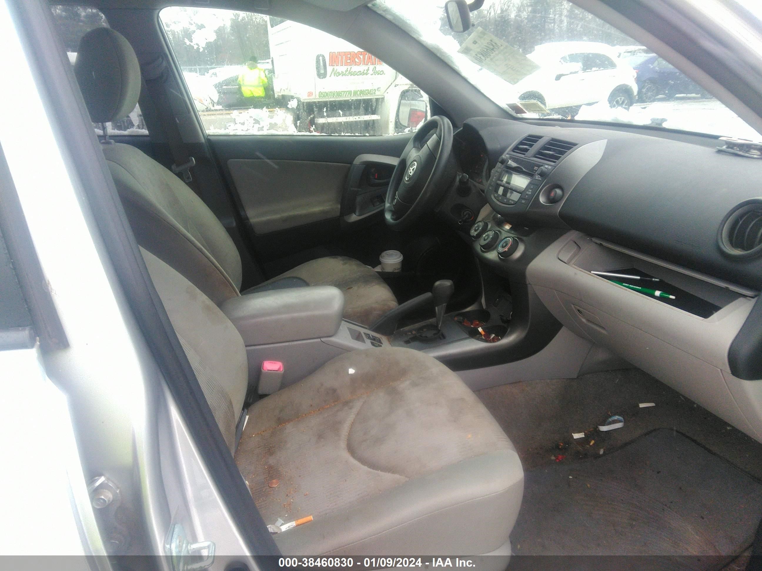 Photo 4 VIN: JTMBF33V29D005092 - TOYOTA RAV 4 