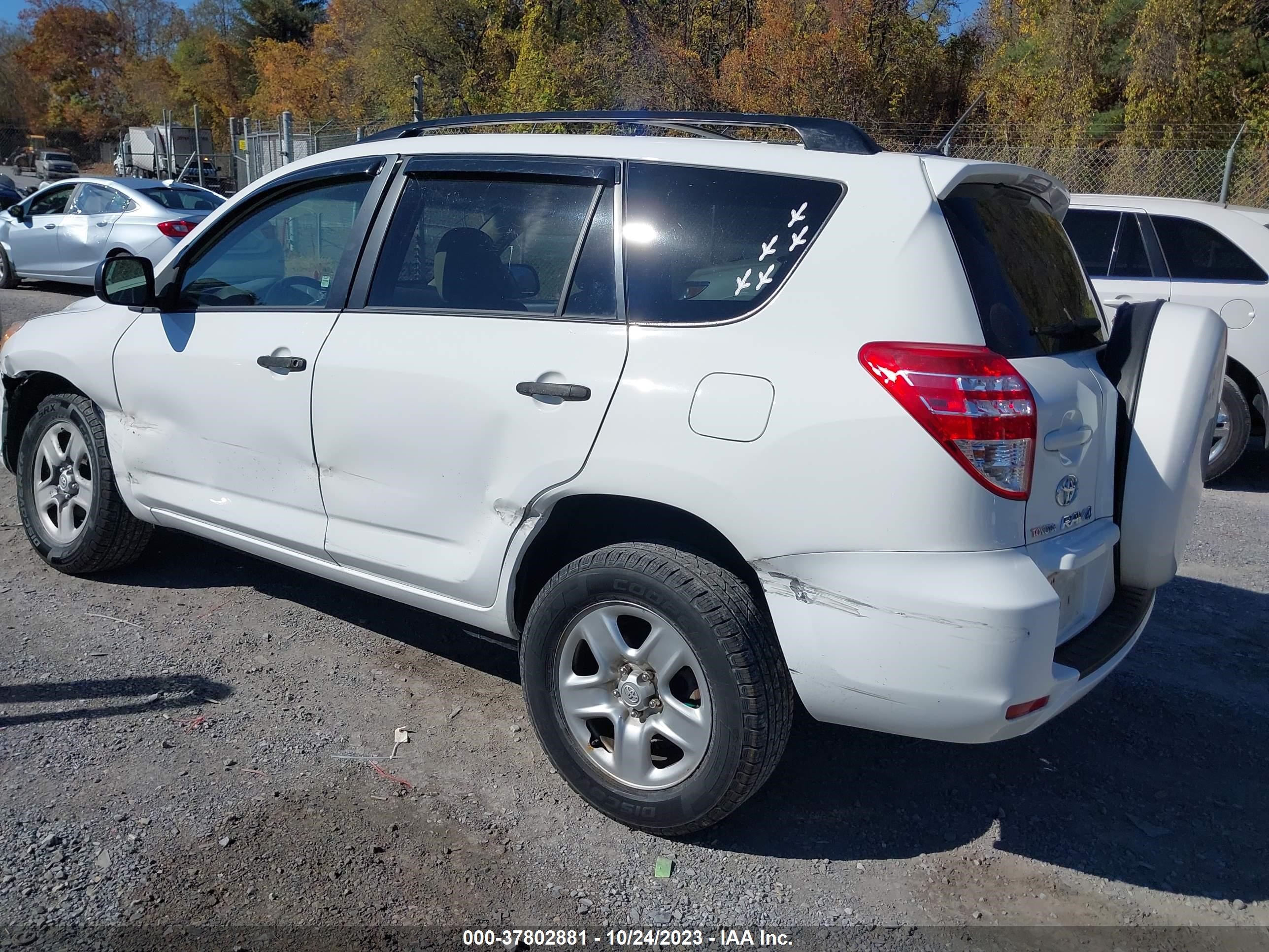 Photo 2 VIN: JTMBF33V395009405 - TOYOTA RAV 4 