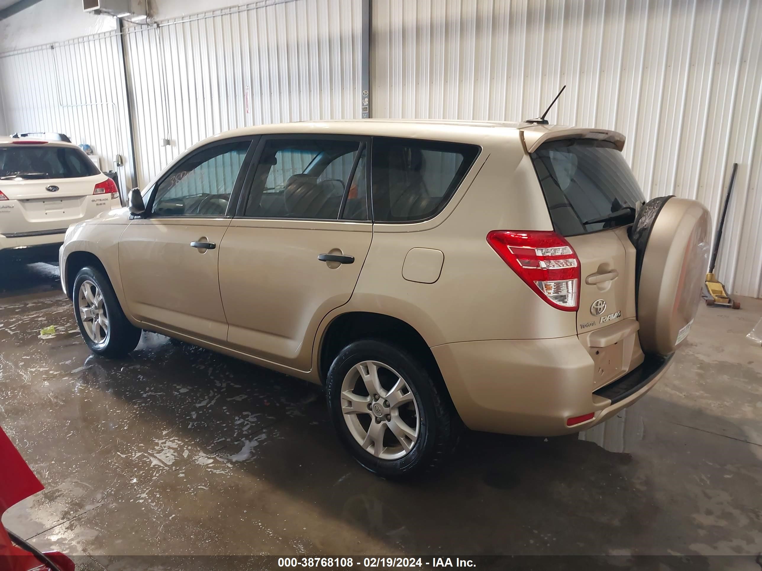 Photo 2 VIN: JTMBF33V39D012455 - TOYOTA RAV 4 