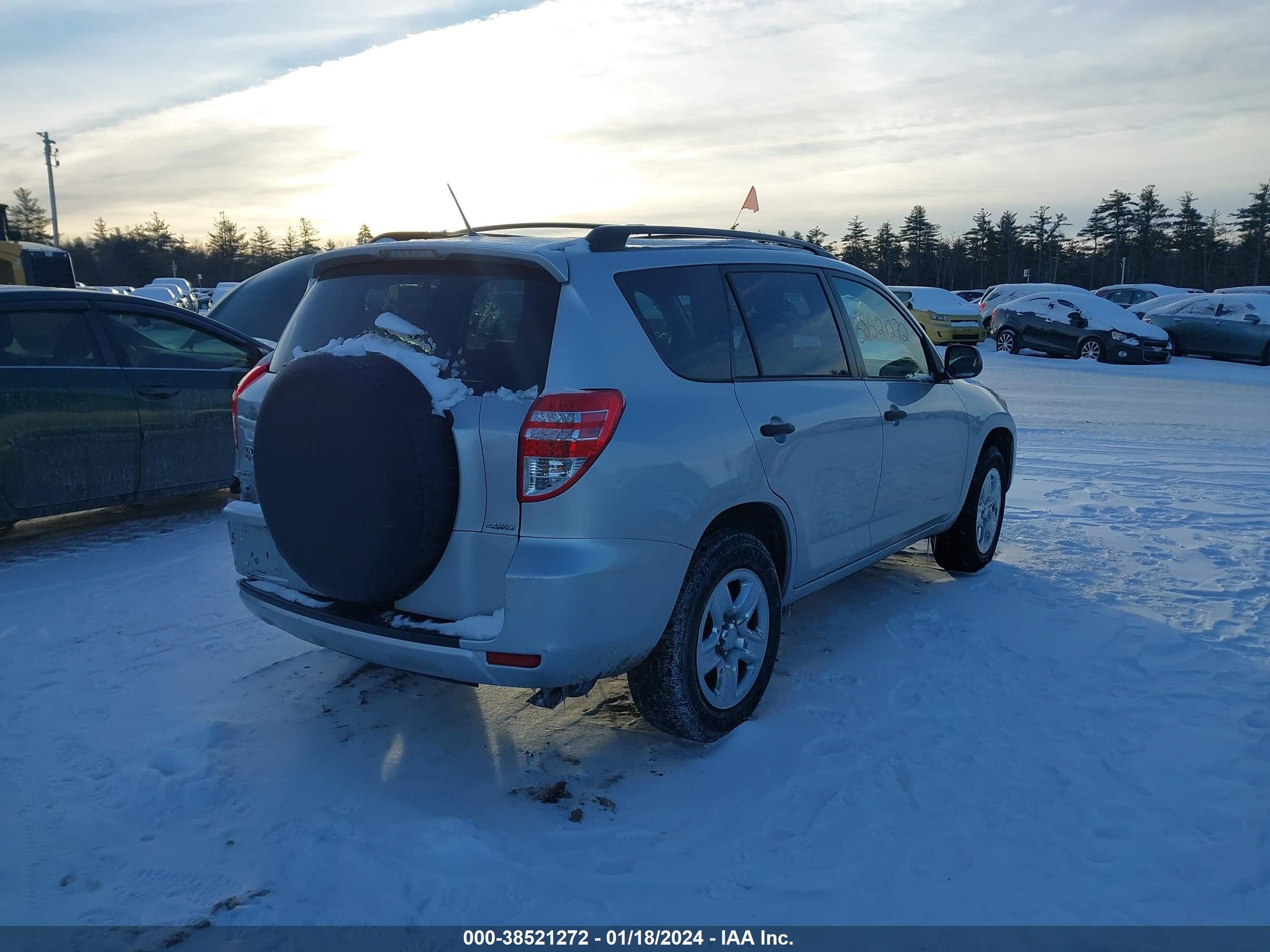 Photo 3 VIN: JTMBF33V69D010666 - TOYOTA RAV 4 