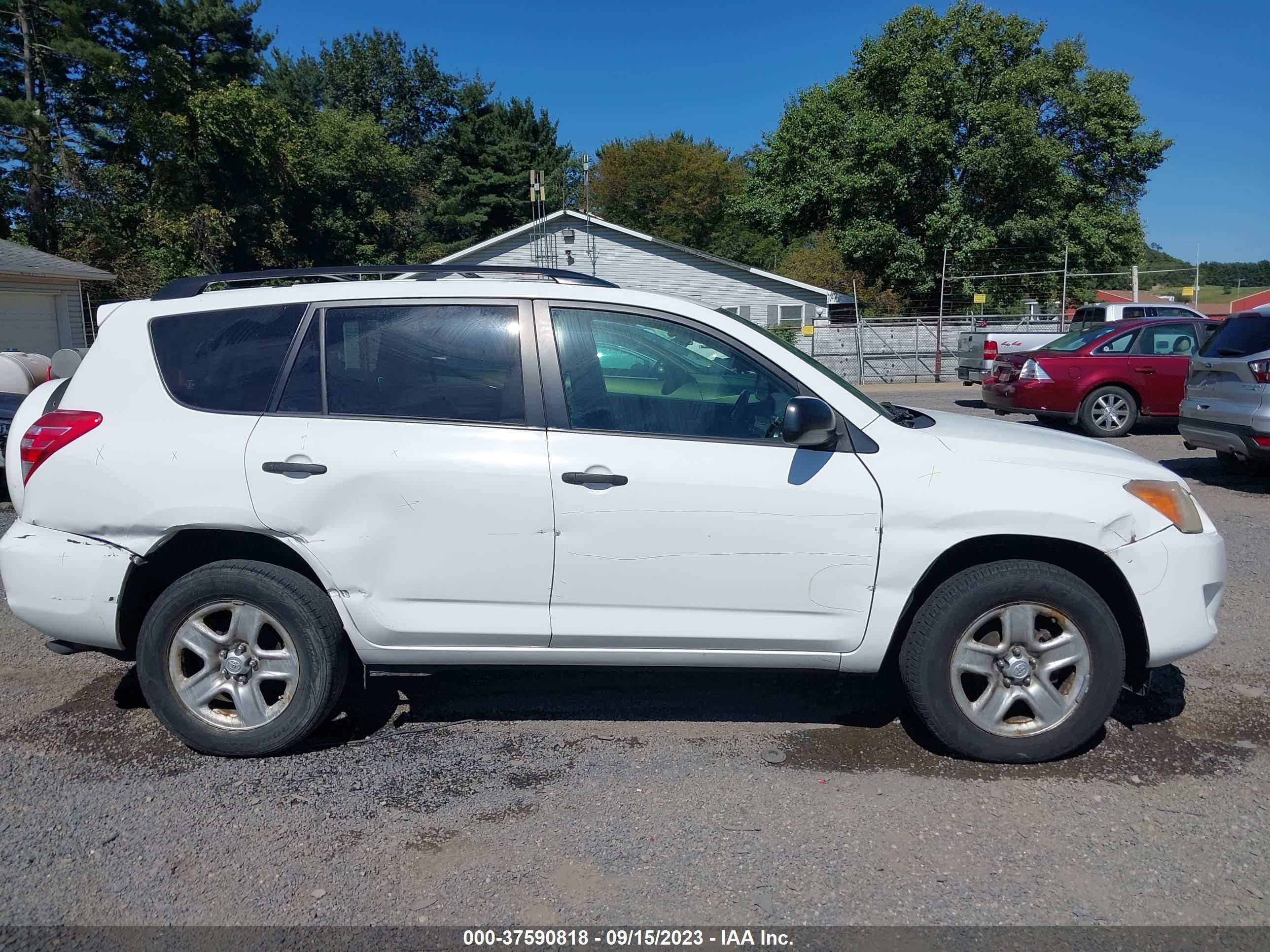 Photo 12 VIN: JTMBF33V89D015352 - TOYOTA RAV 4 