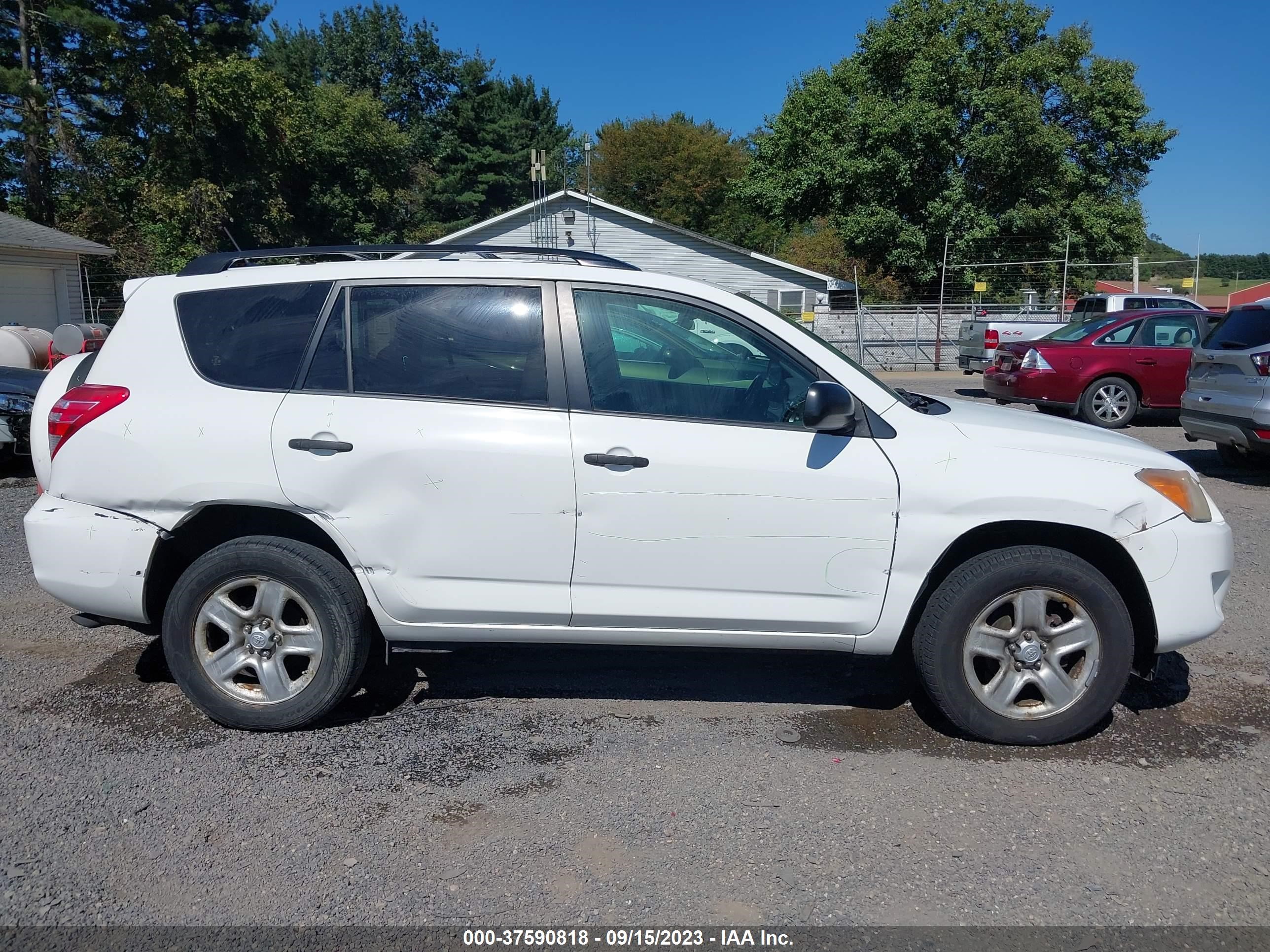 Photo 5 VIN: JTMBF33V89D015352 - TOYOTA RAV 4 