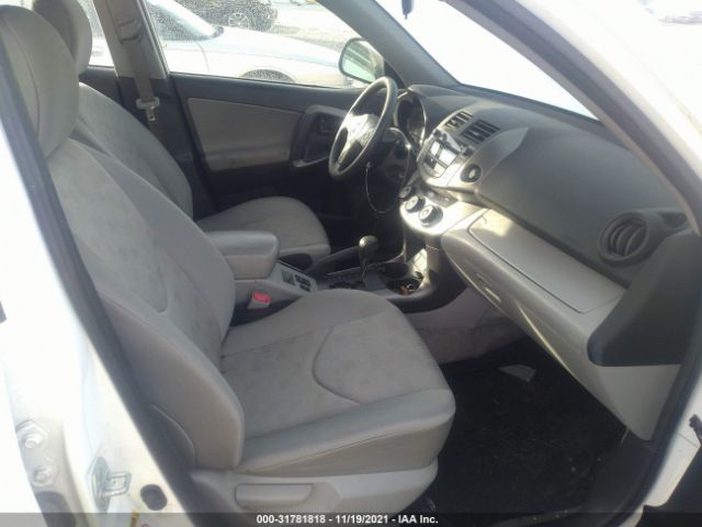 Photo 4 VIN: JTMBF4DV2AD021883 - TOYOTA RAV4 