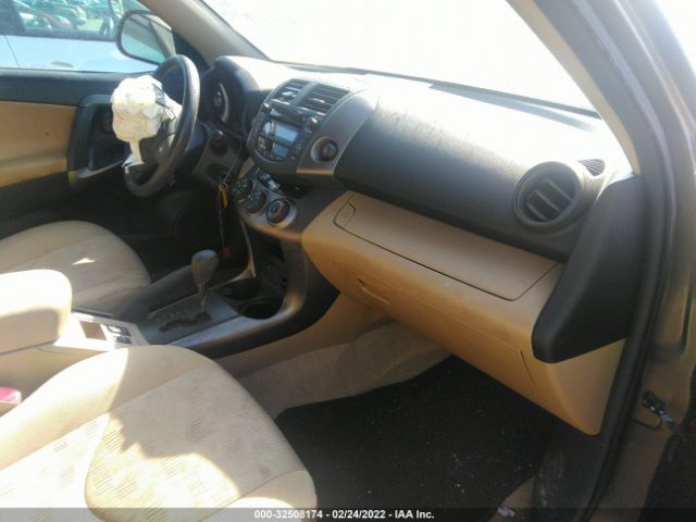 Photo 4 VIN: JTMBF4DV4AD035803 - TOYOTA RAV4 