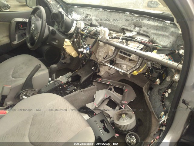 Photo 4 VIN: JTMBF4DV4AD037695 - TOYOTA RAV4 