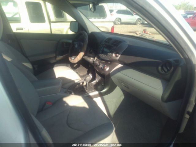 Photo 4 VIN: JTMBF4DV6AD025063 - TOYOTA RAV4 