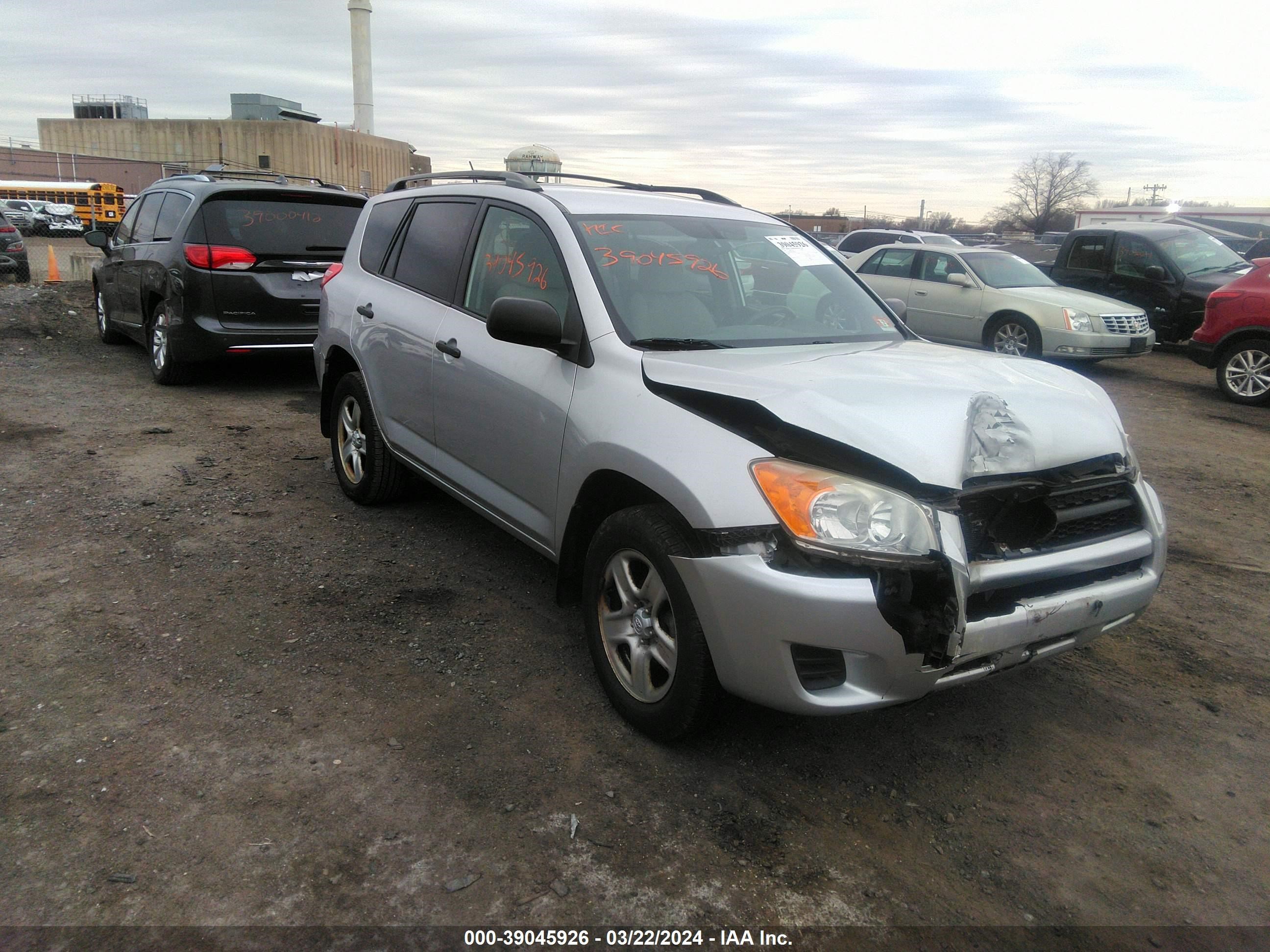 Photo 0 VIN: JTMBF4DV6BD041622 - TOYOTA RAV 4 