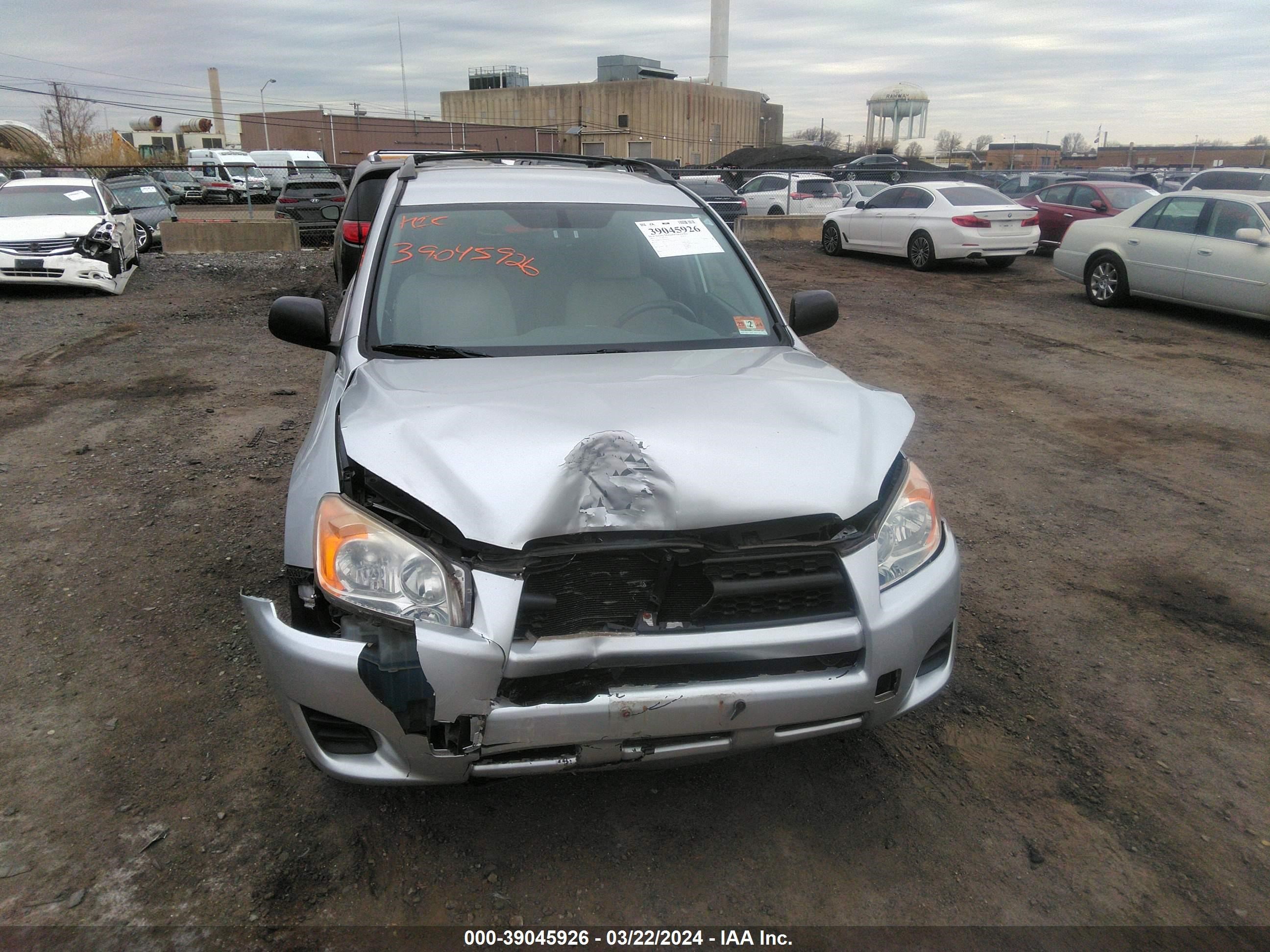 Photo 11 VIN: JTMBF4DV6BD041622 - TOYOTA RAV 4 