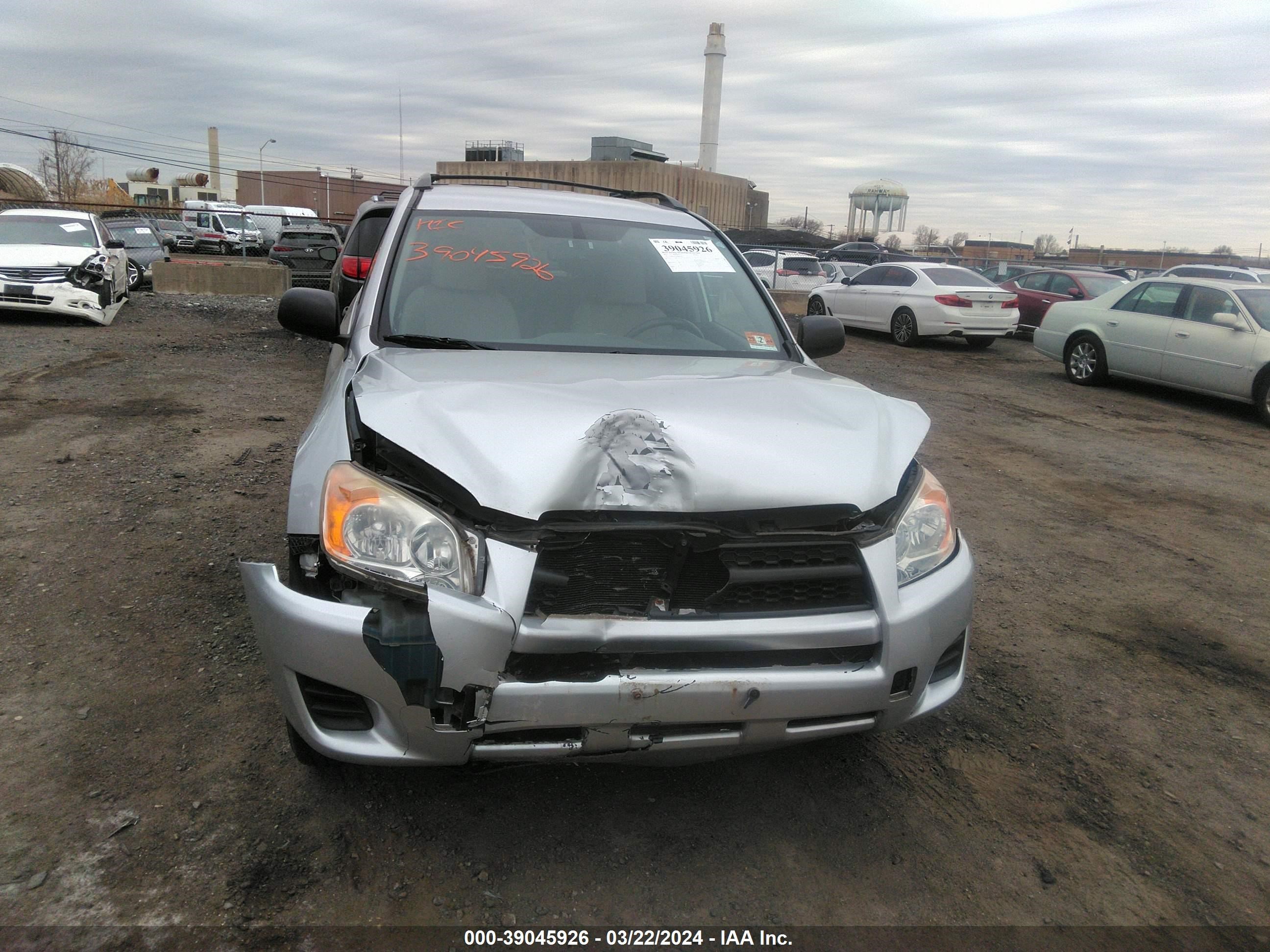 Photo 5 VIN: JTMBF4DV6BD041622 - TOYOTA RAV 4 