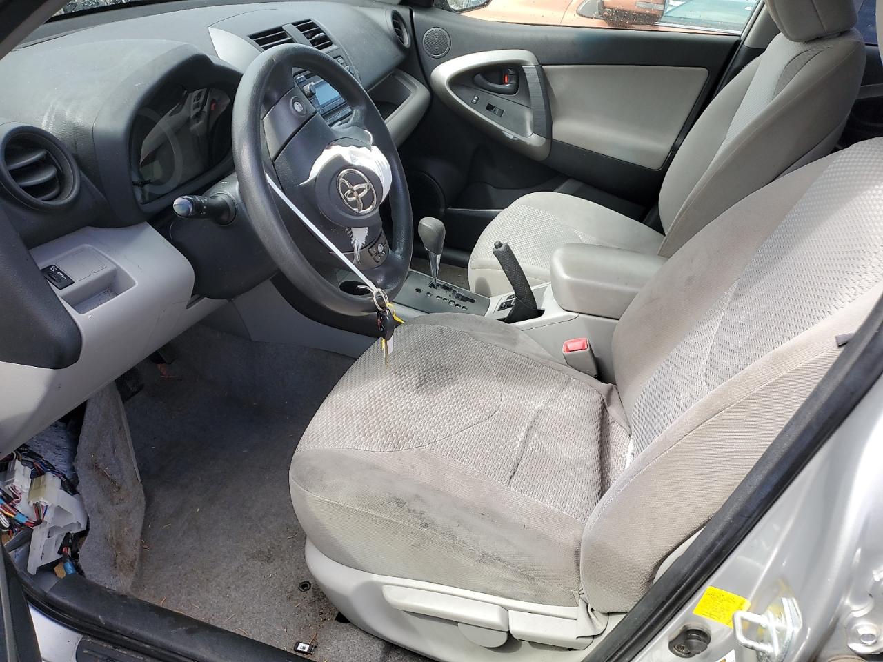 Photo 6 VIN: JTMBF4DV6CD044053 - TOYOTA RAV 4 