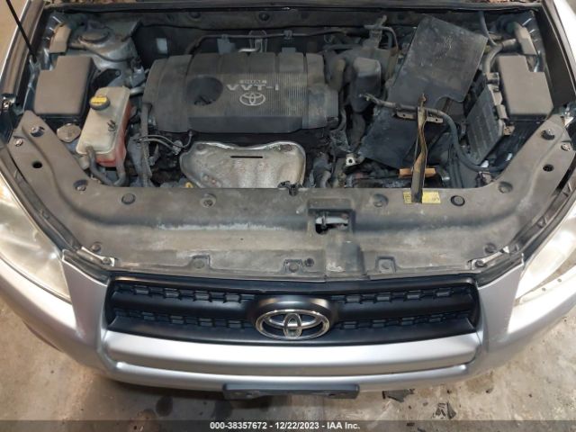 Photo 9 VIN: JTMBF4DV7AD030126 - TOYOTA RAV4 