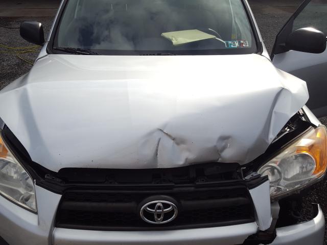 Photo 6 VIN: JTMBF4DV7AD035794 - TOYOTA RAV4 