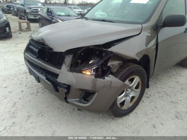 Photo 5 VIN: JTMBF4DV8AD023637 - TOYOTA RAV4 