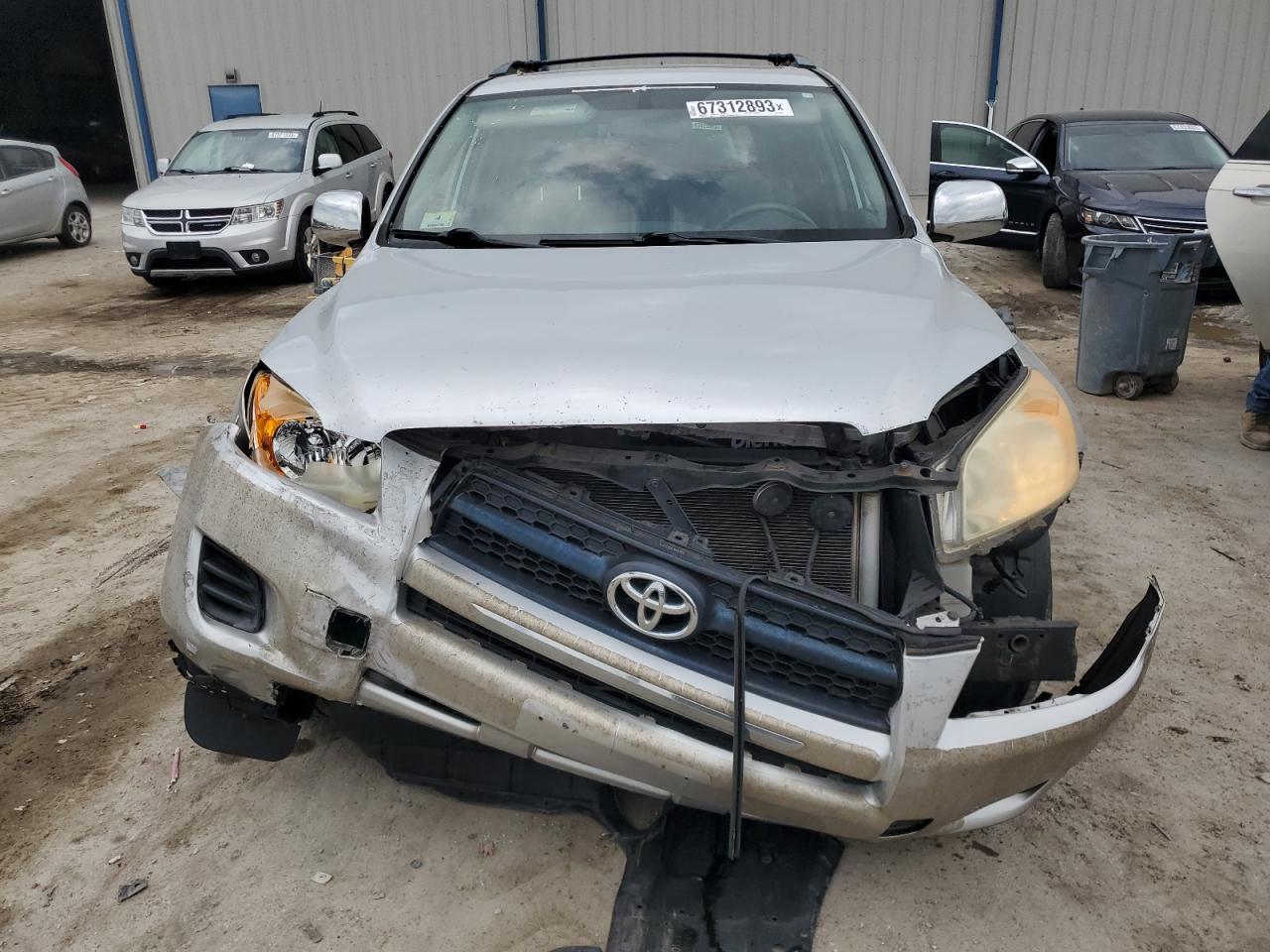 Photo 4 VIN: JTMBF4DV8B5046296 - TOYOTA RAV 4 