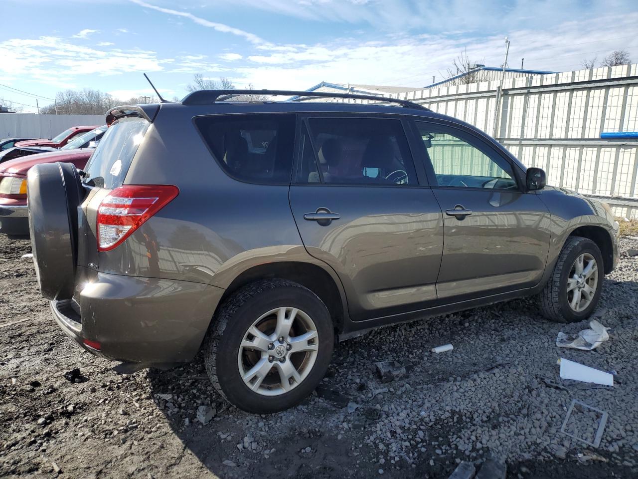 Photo 2 VIN: JTMBF4DV8C5057929 - TOYOTA RAV 4 